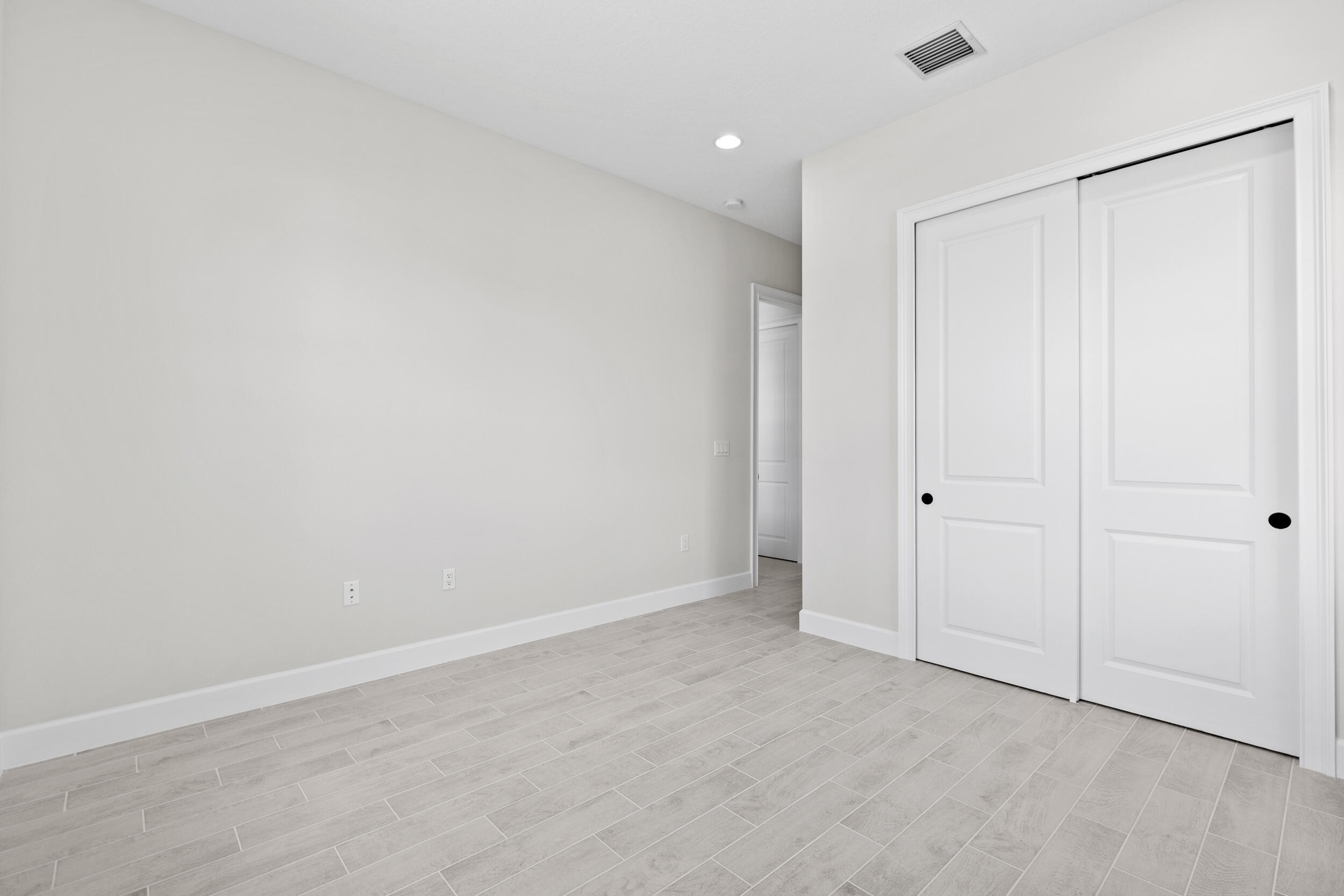 main property photo 78