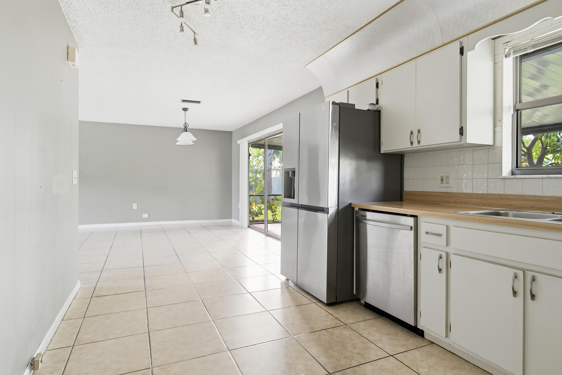 property viewer photo 16