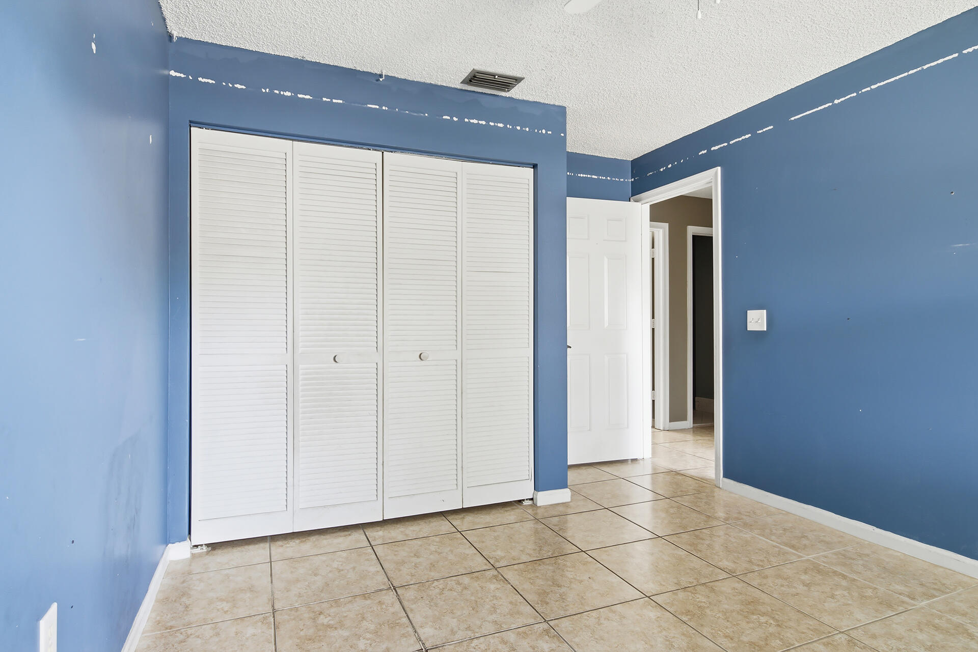property viewer photo 25