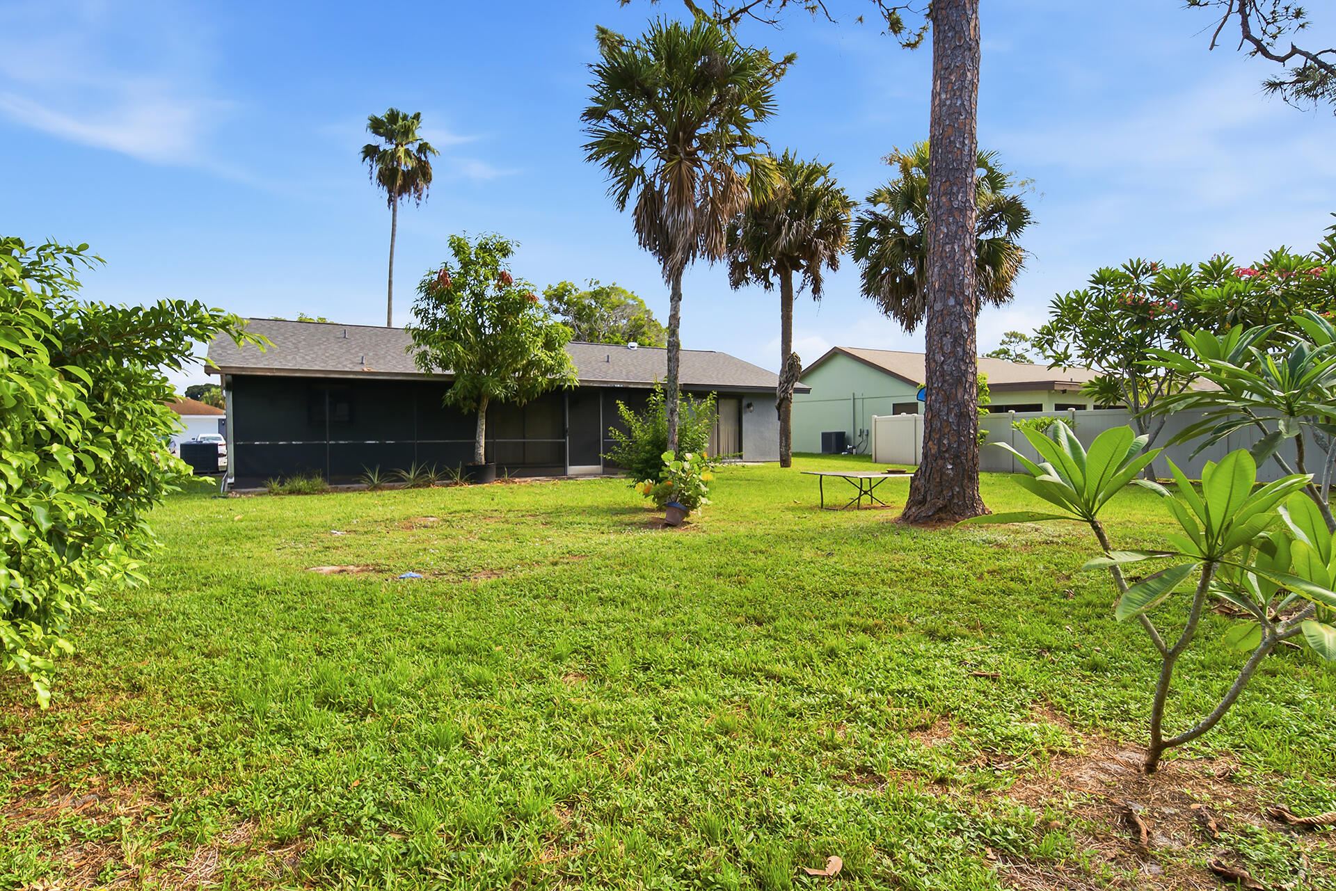 property viewer photo 35