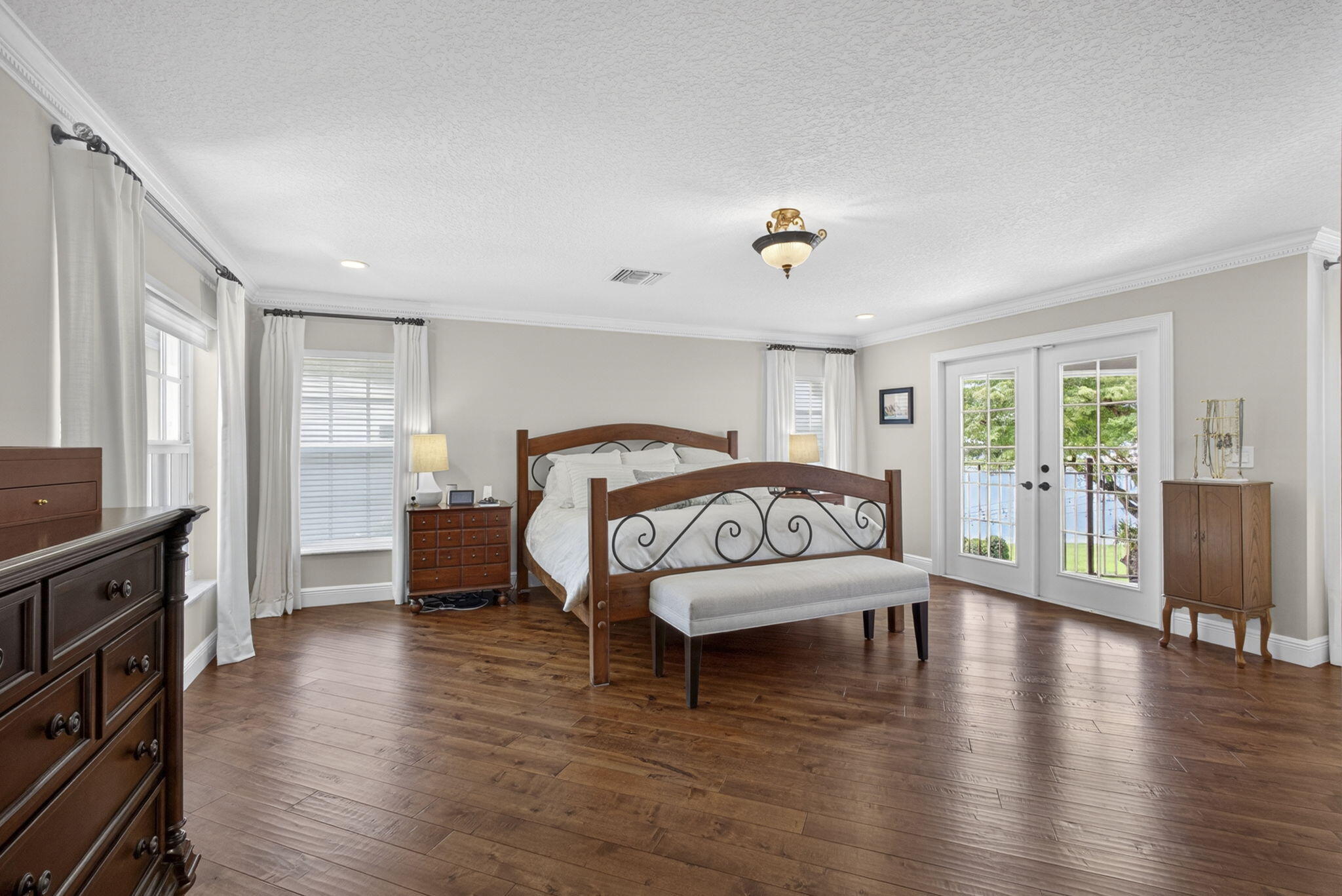 main property photo 40