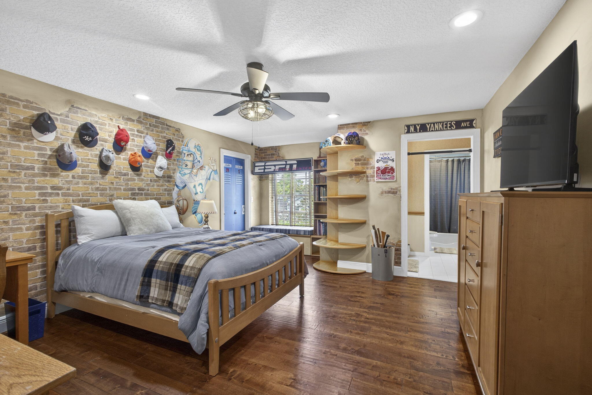 main property photo 51