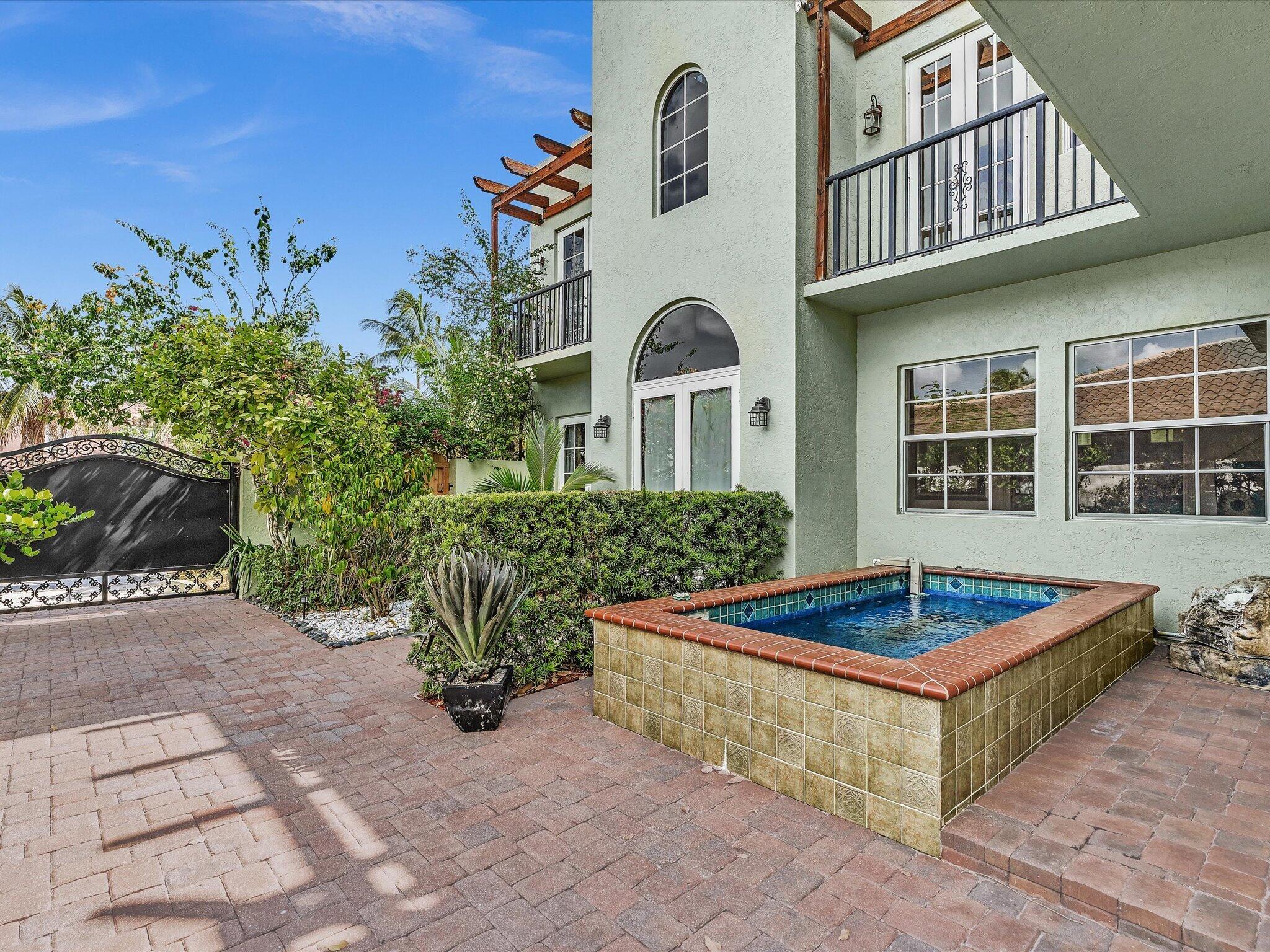 main property photo 26