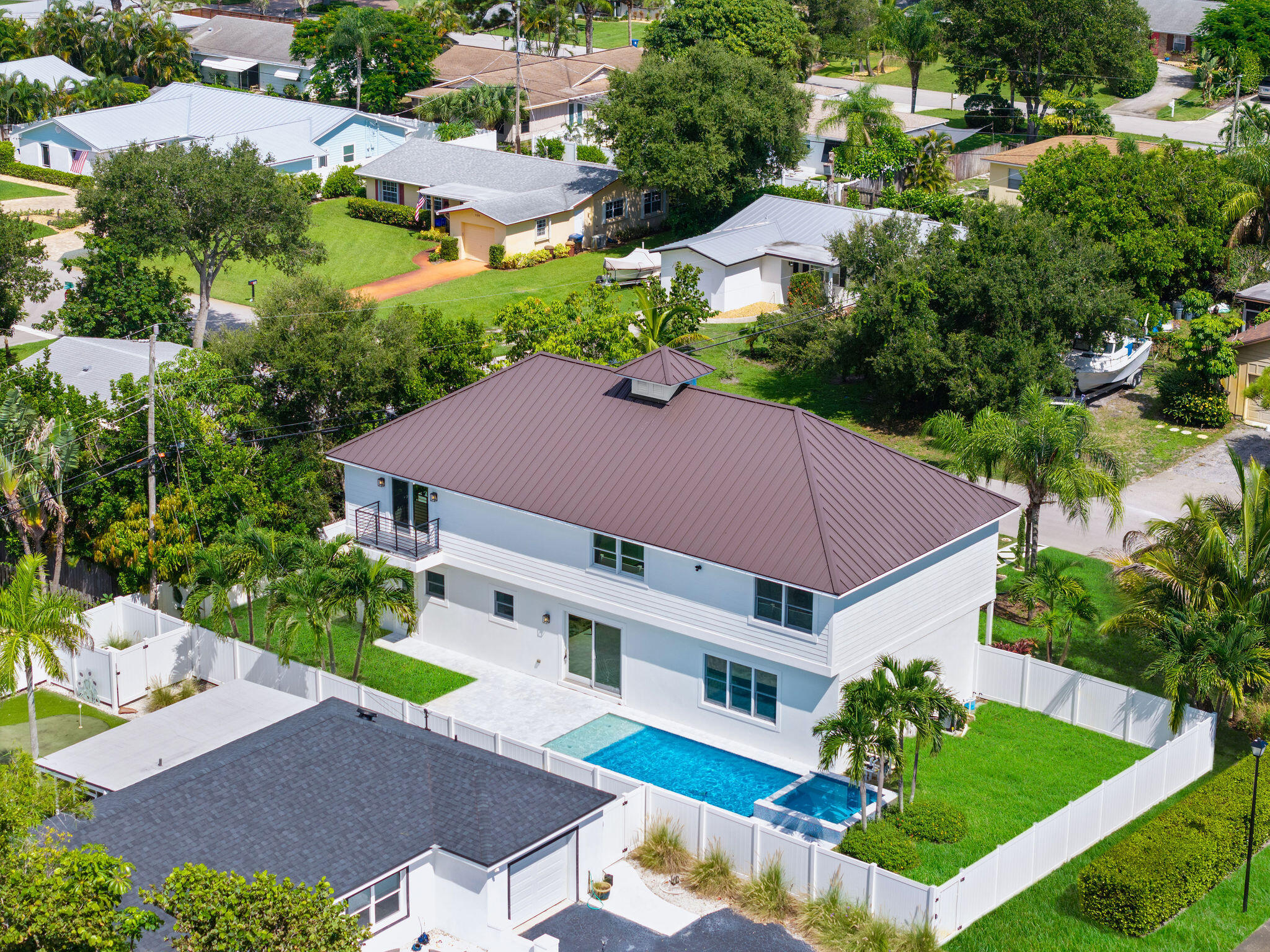main property photo 30