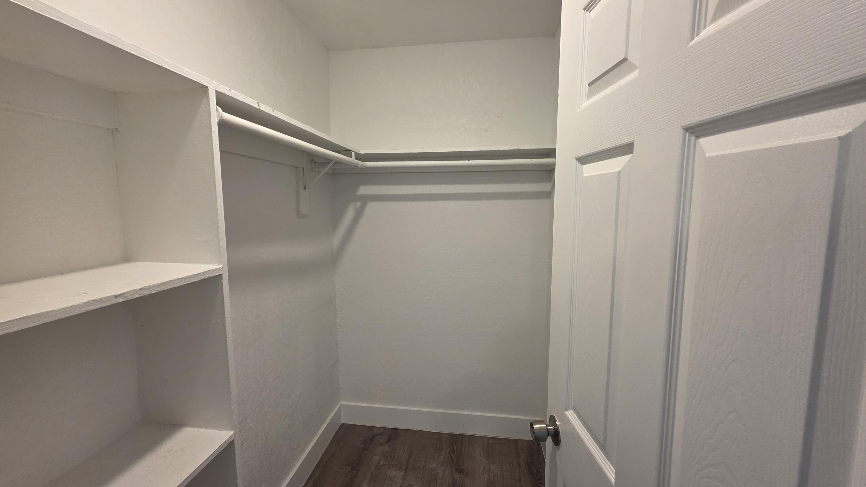 property viewer photo 4