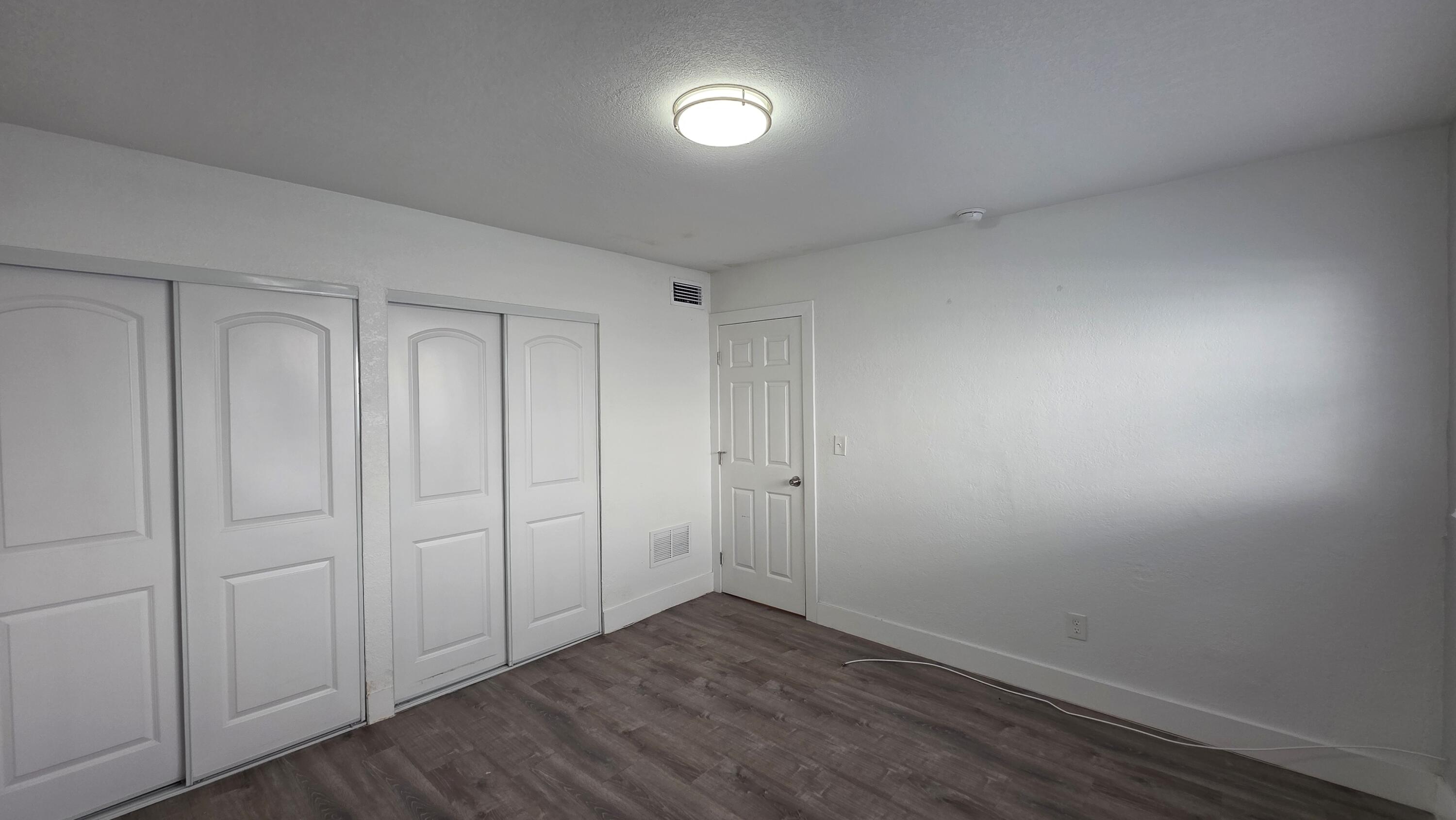 property viewer photo 5