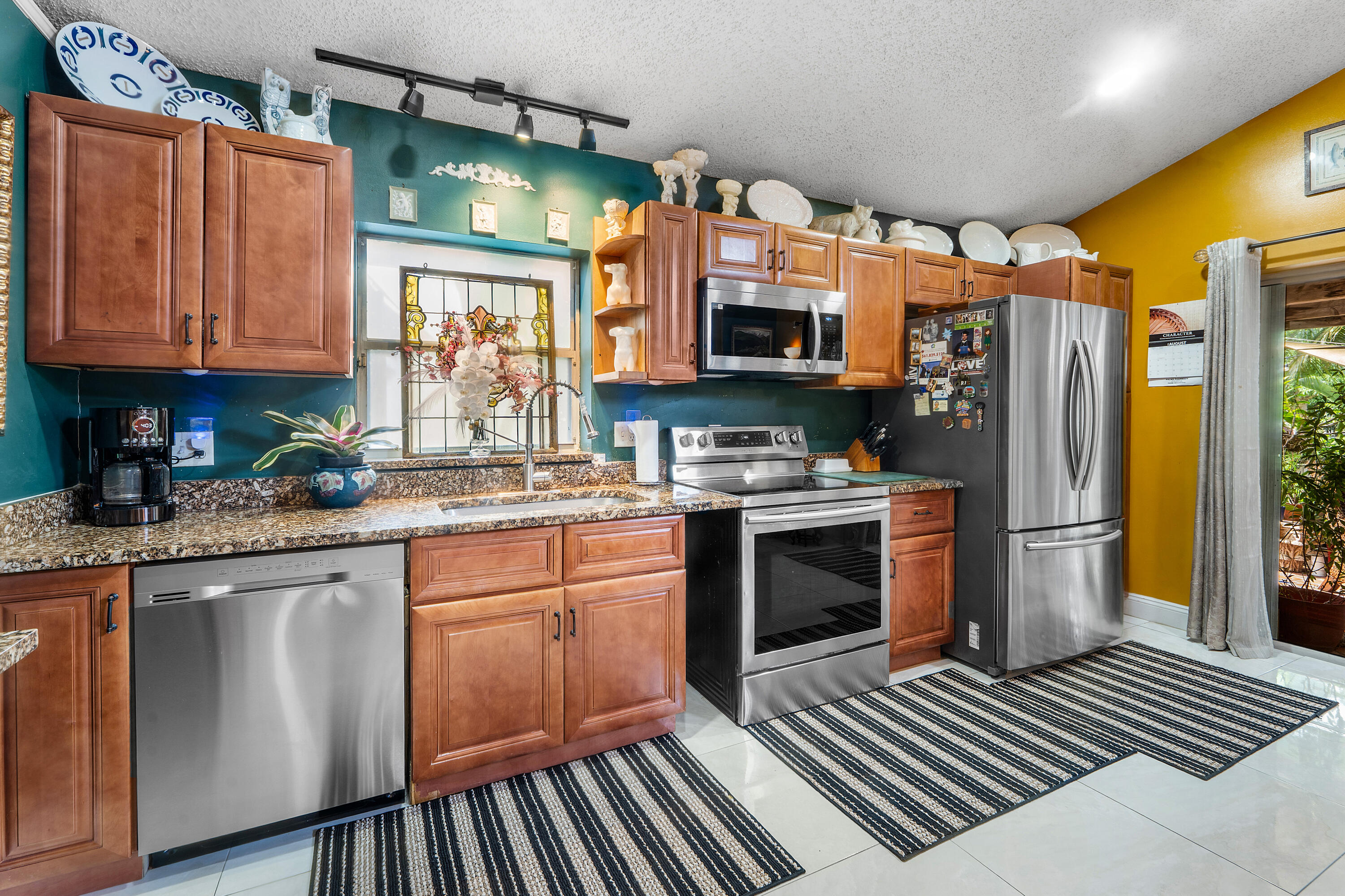 main property photo 7