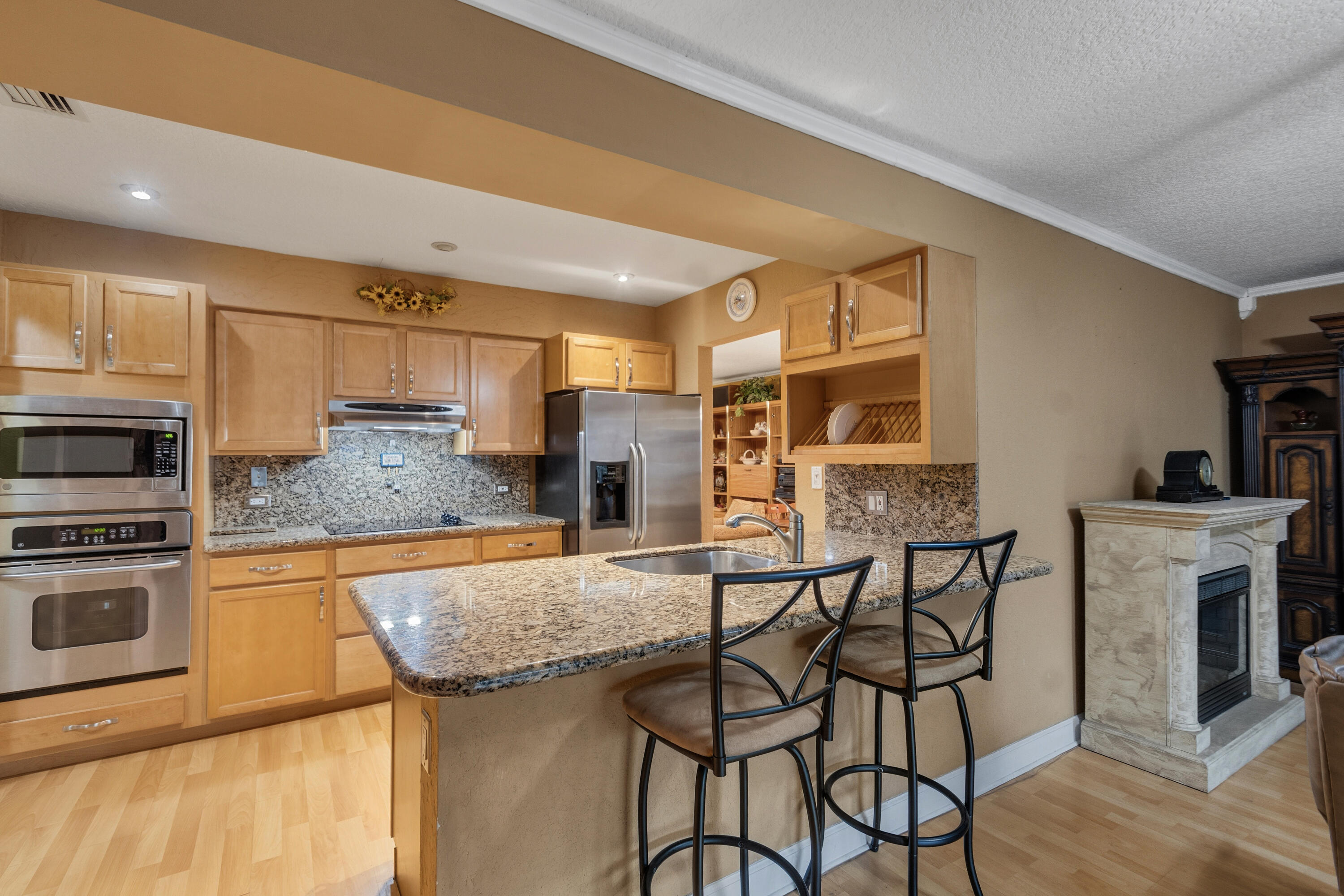 main property photo 13