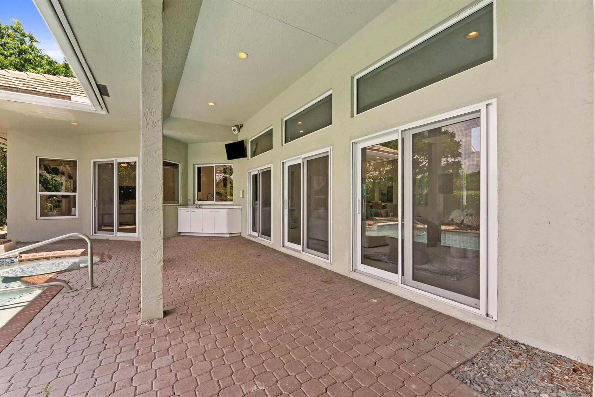 main property photo 50