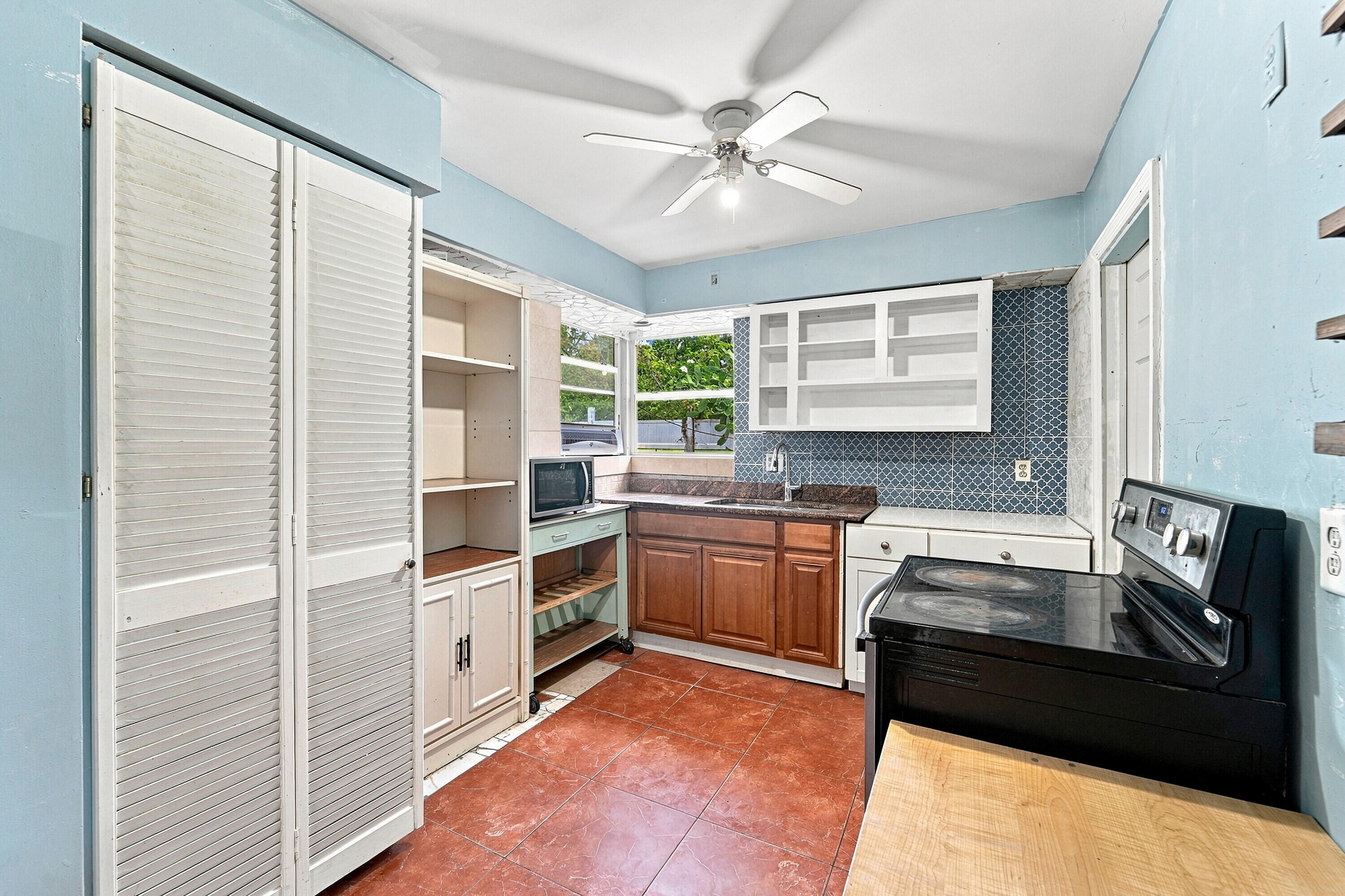 property viewer photo 4