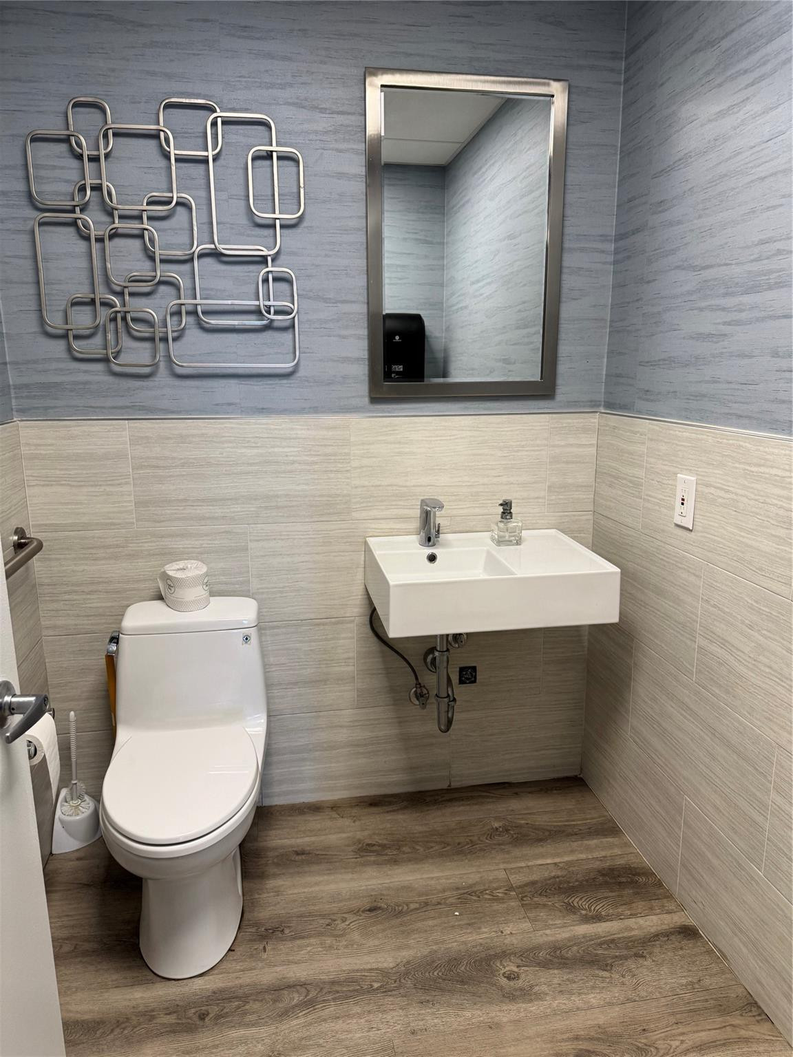 main property photo 35