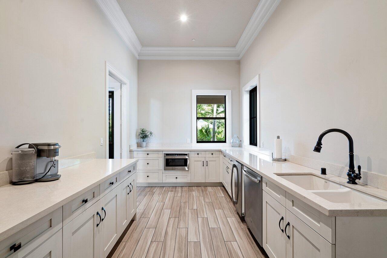 main property photo 76
