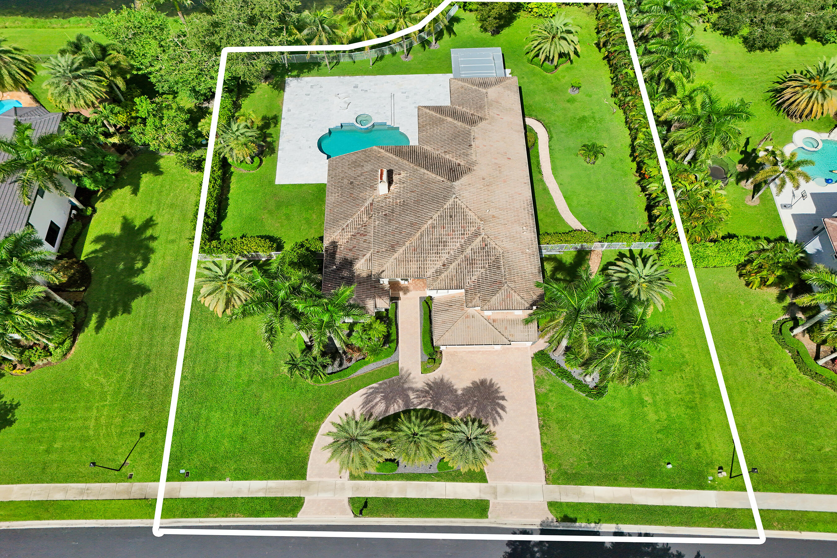main property photo 11