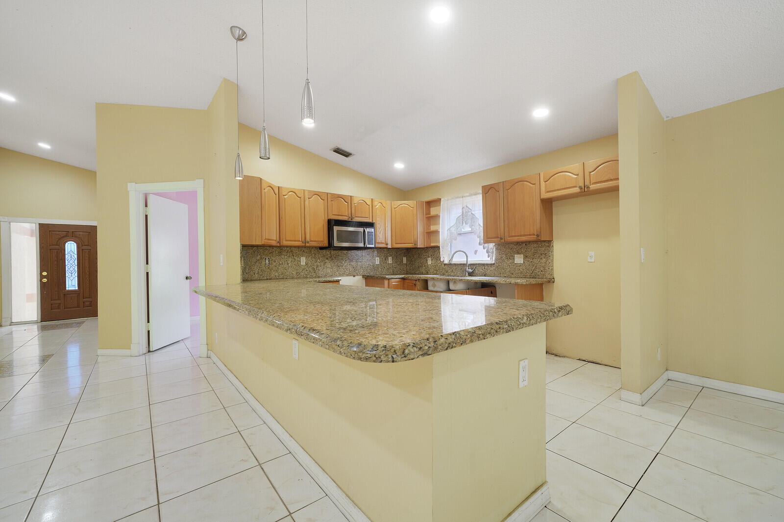 main property photo 12