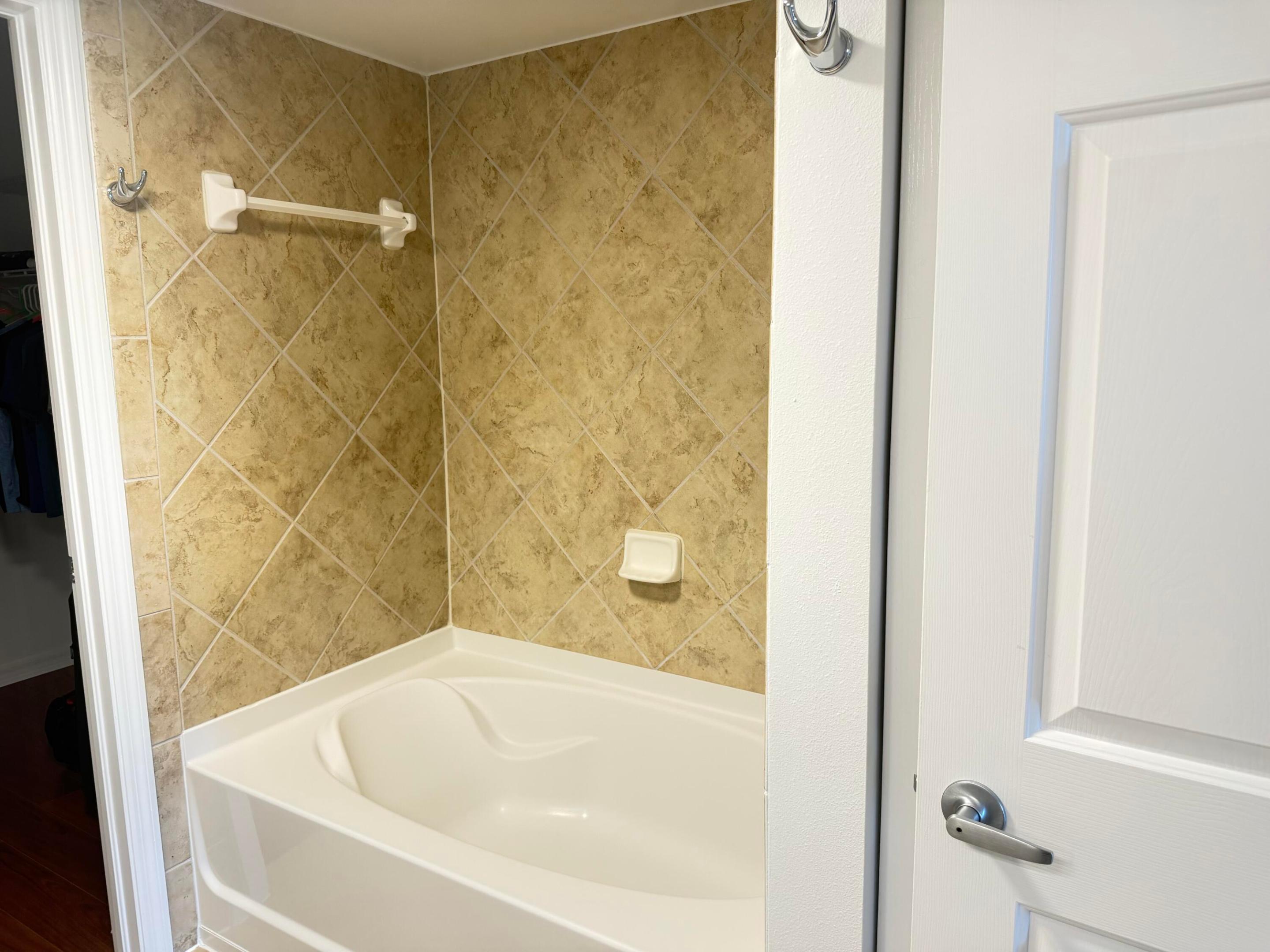 property viewer photo 7