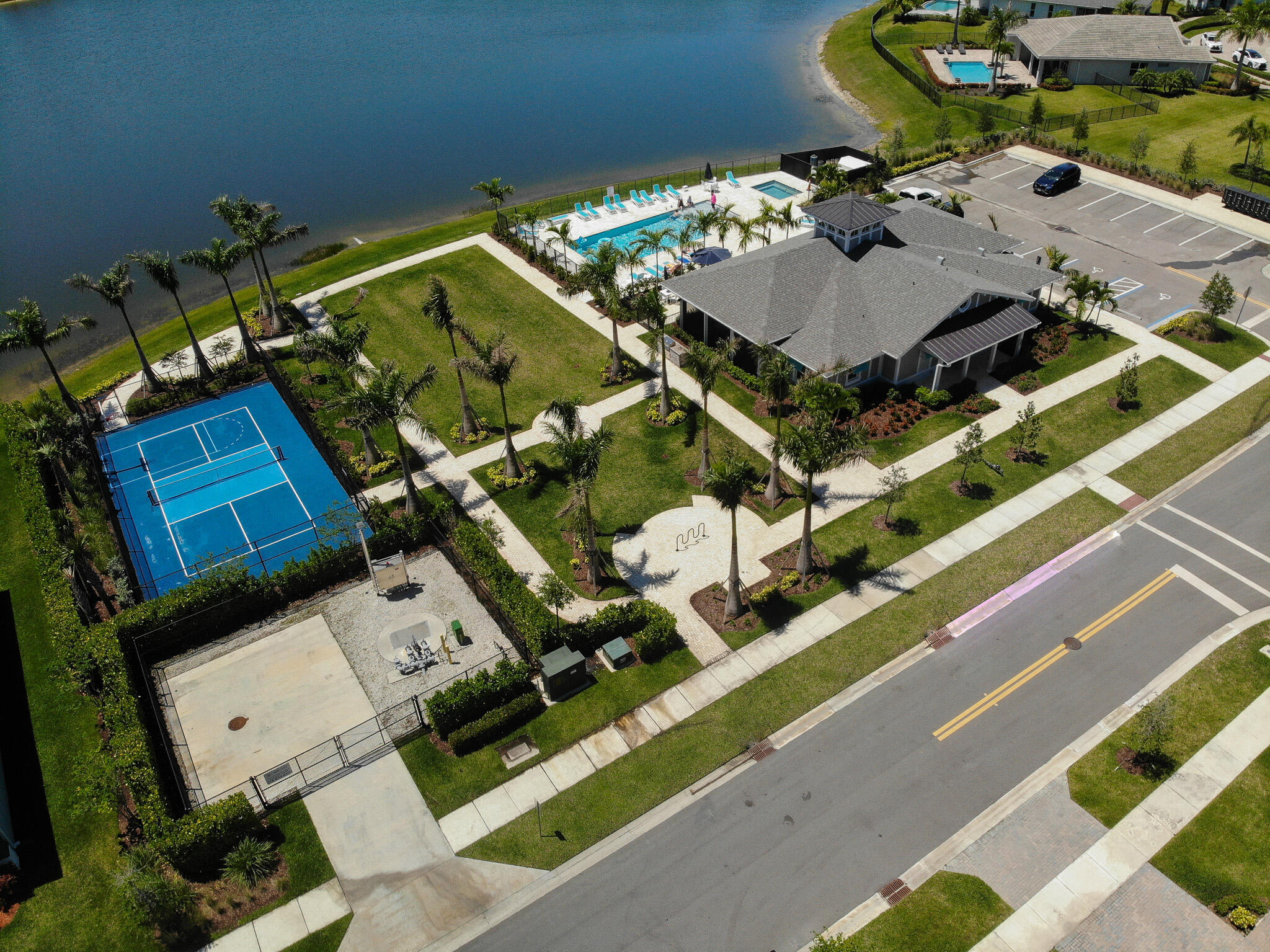 main property photo 34