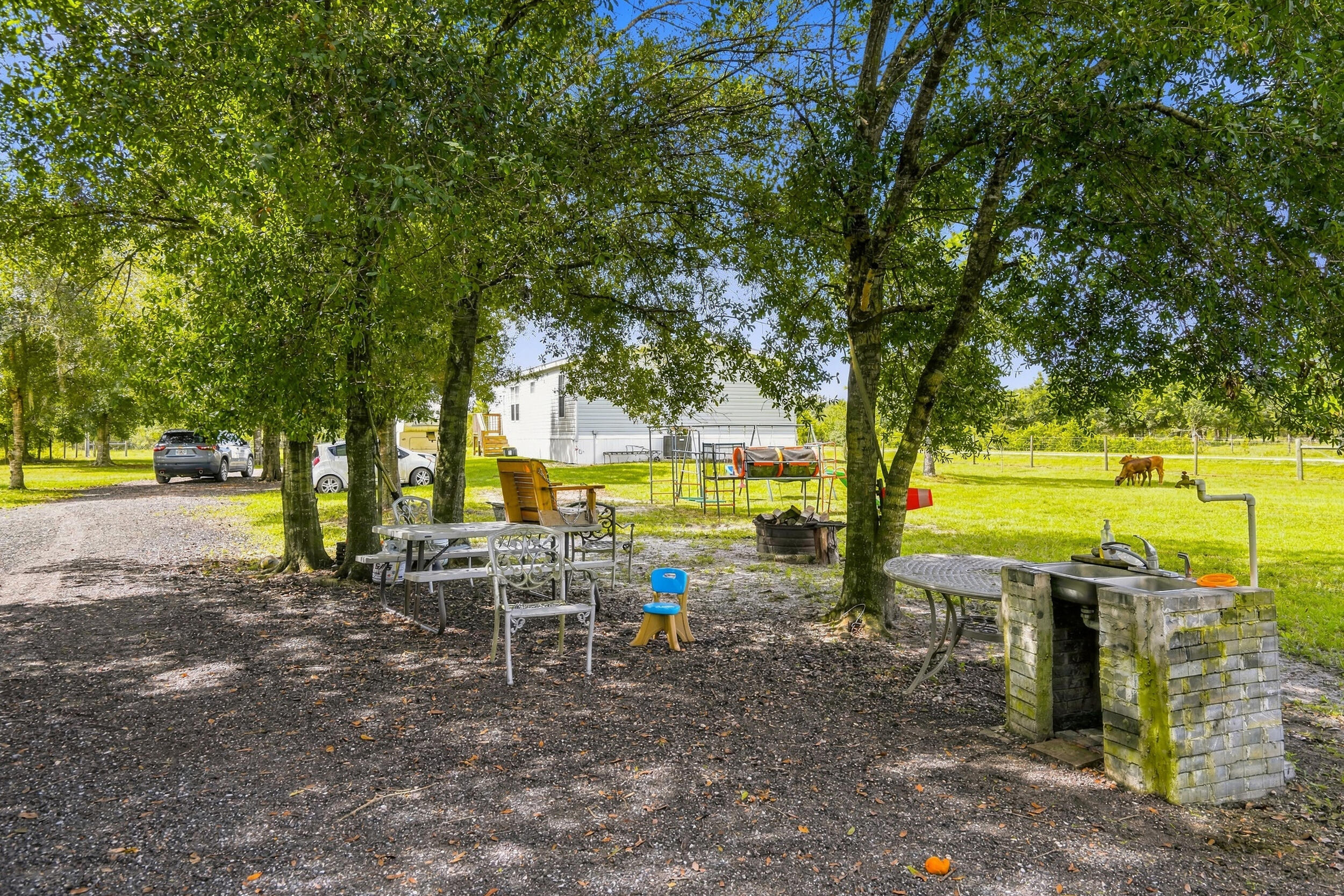 main property photo 33