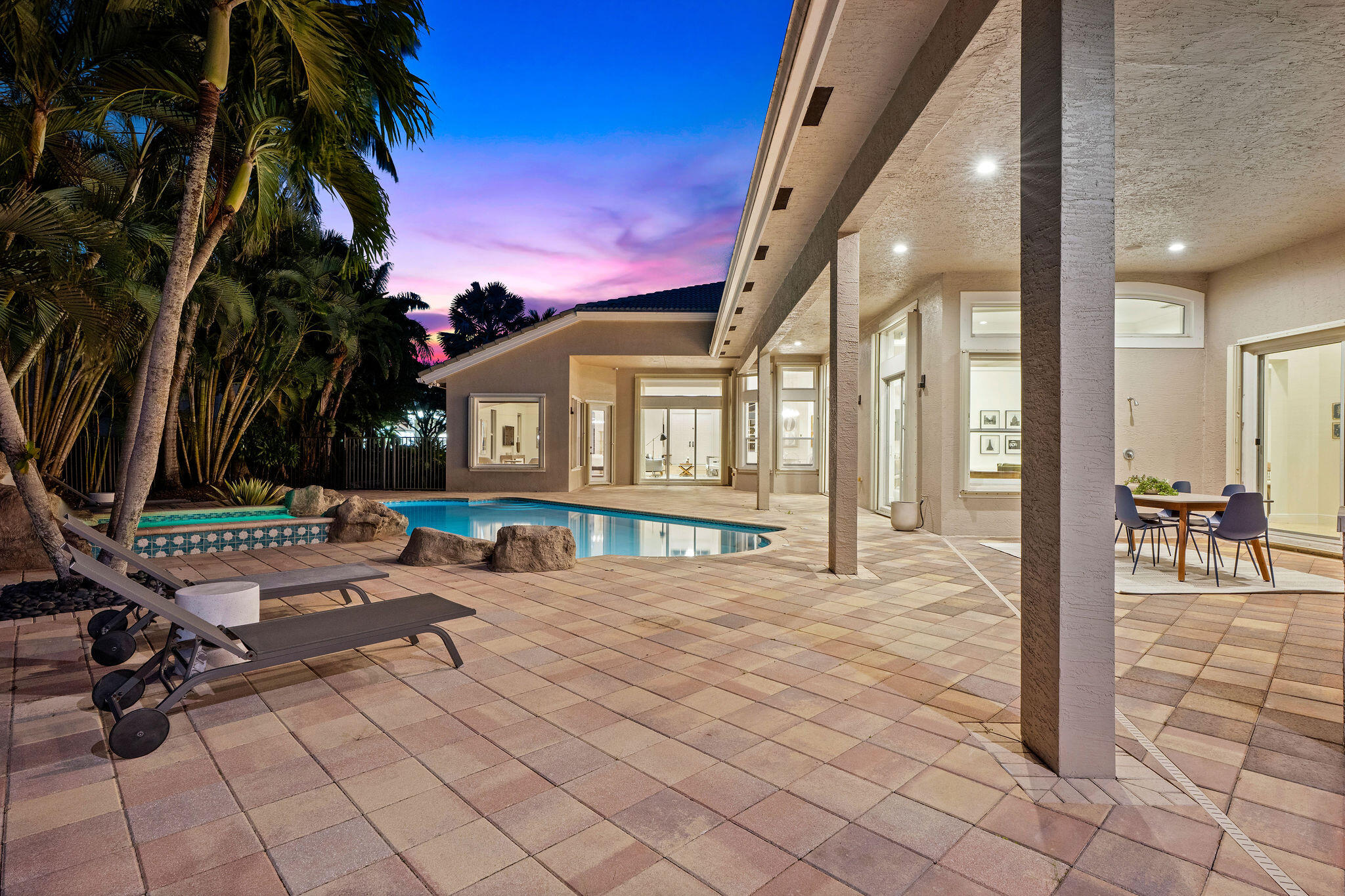 main property photo 8