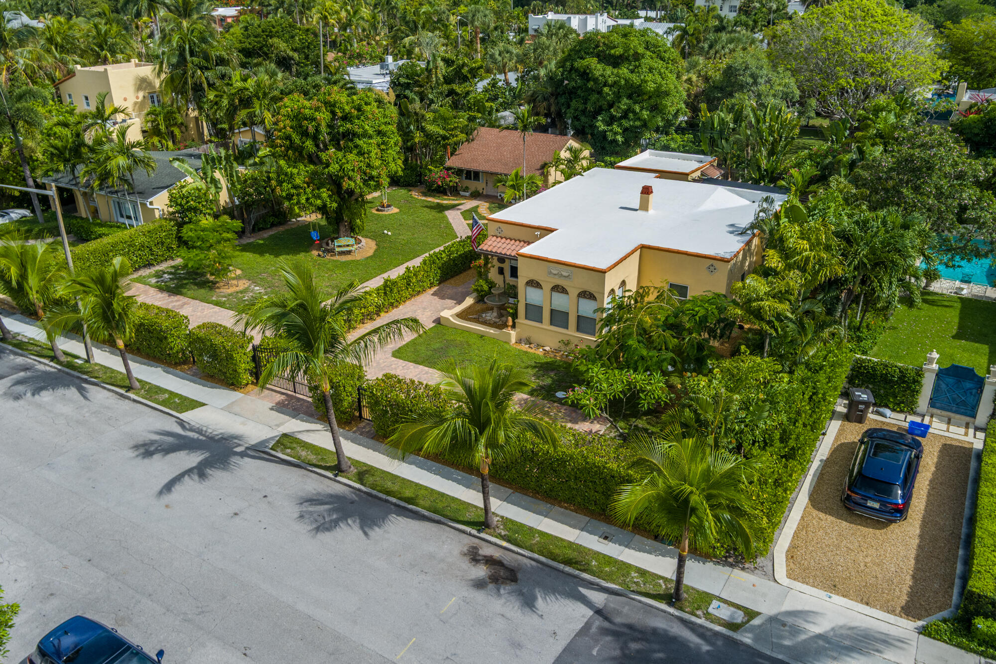 main property photo 41