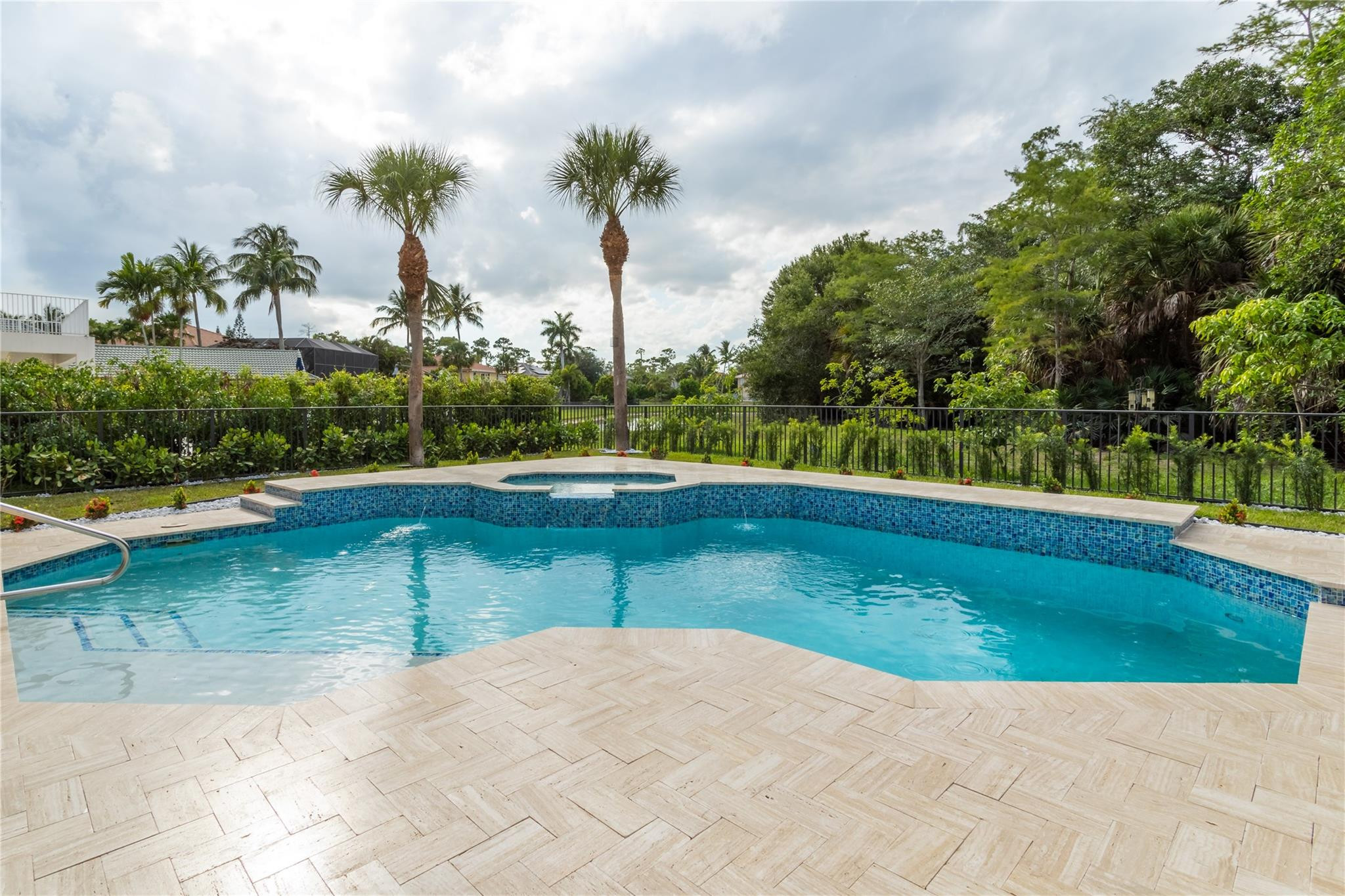 main property photo 20