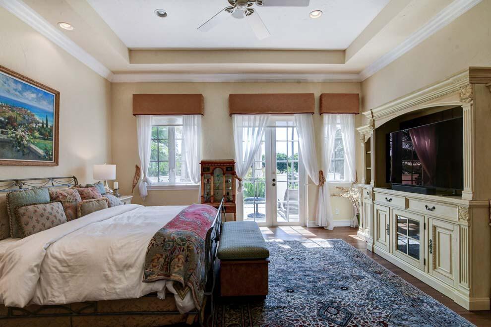 main property photo 16