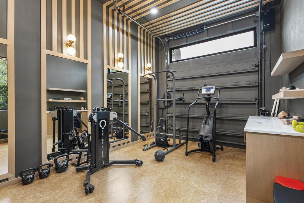 main property photo 90