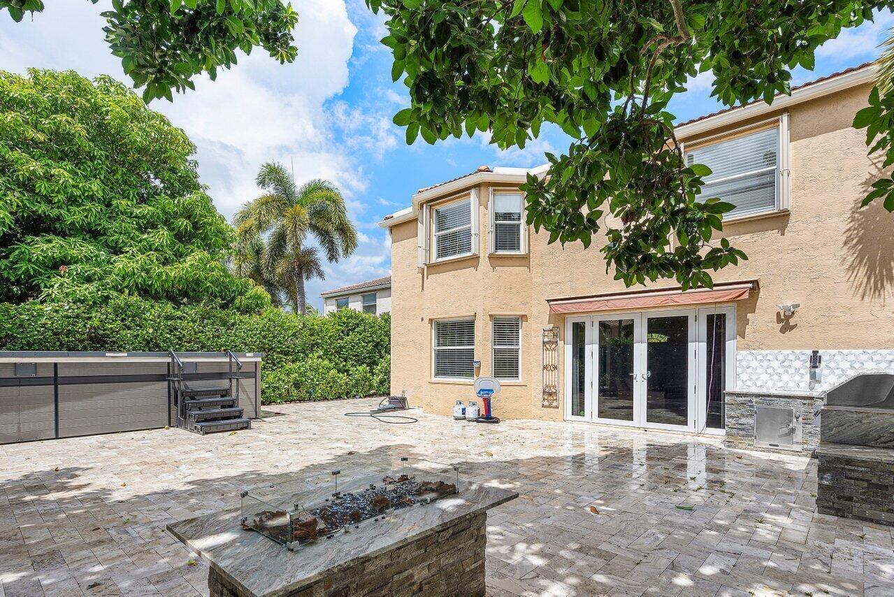 main property photo 30