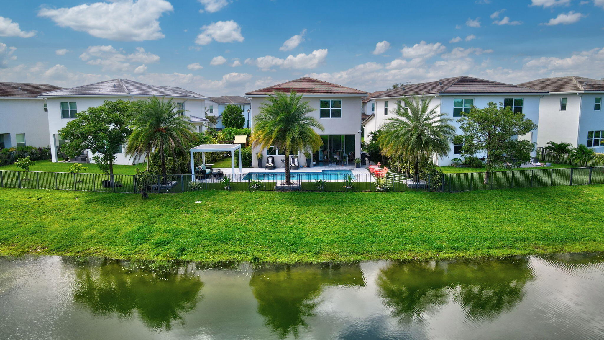 main property photo 39