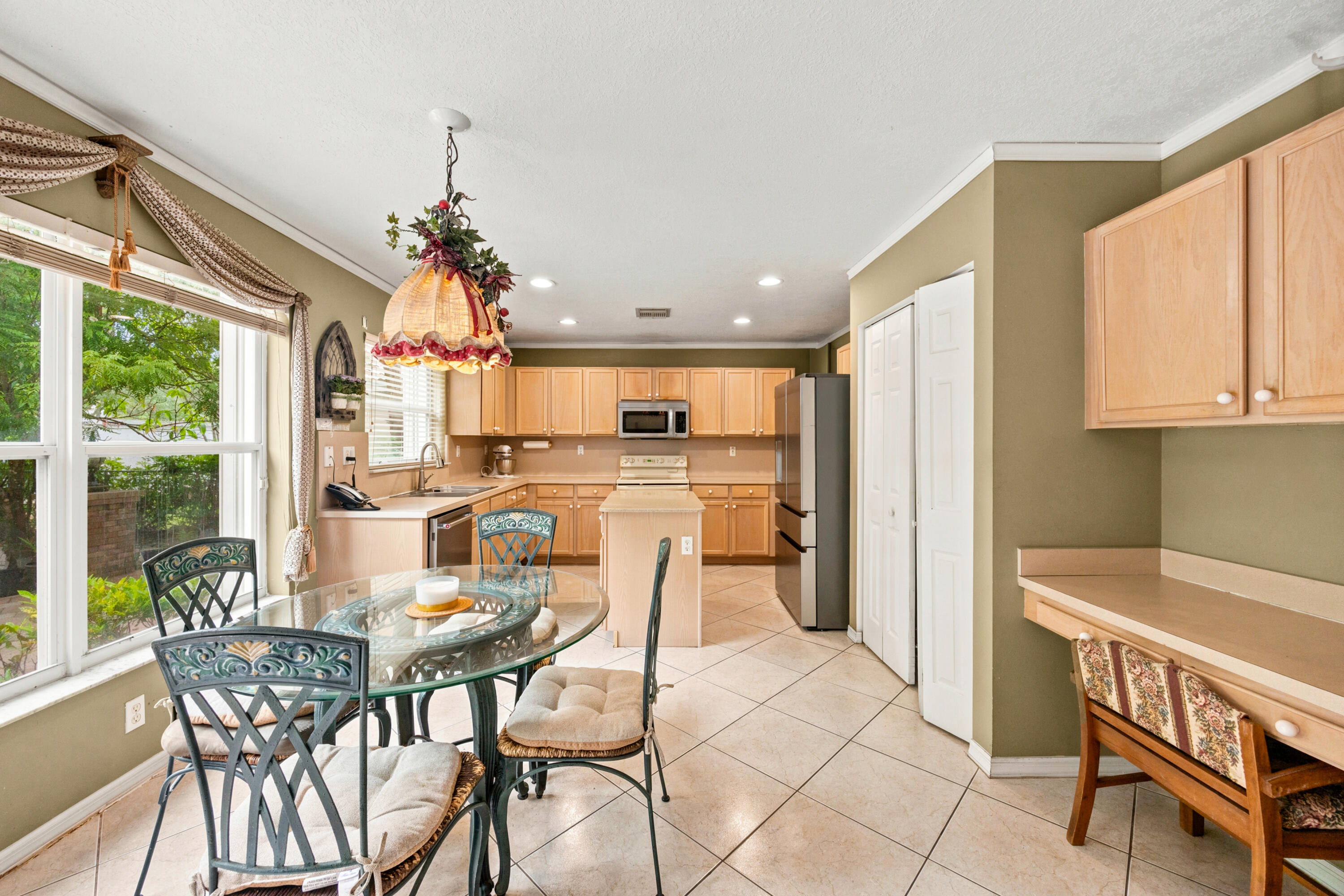 main property photo 9