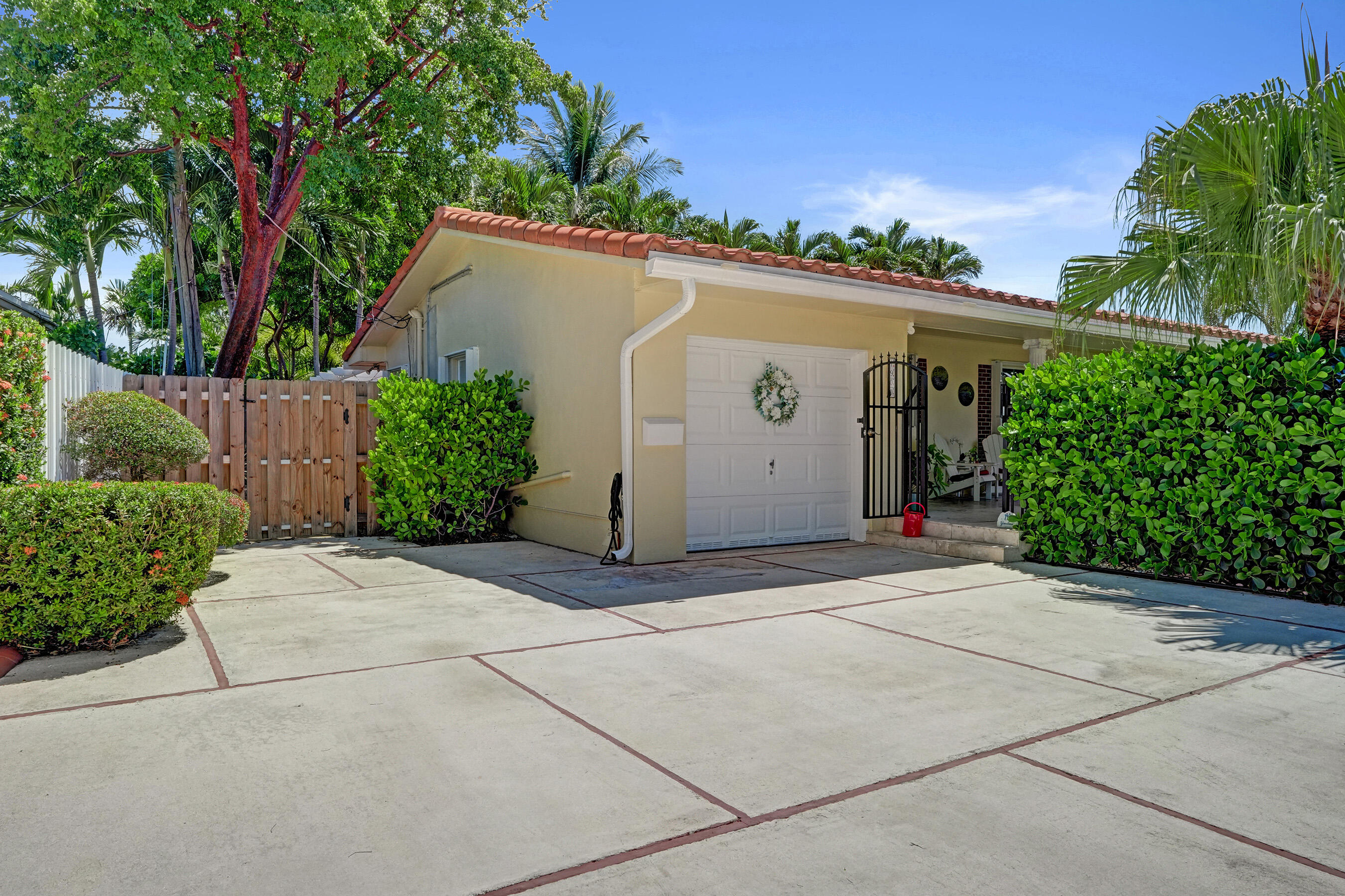main property photo 51