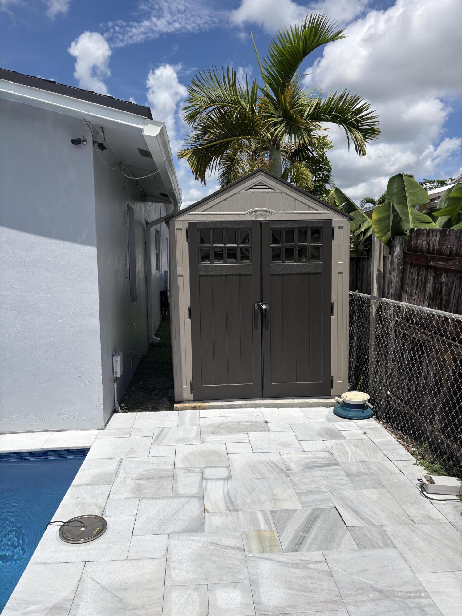 main property photo 51