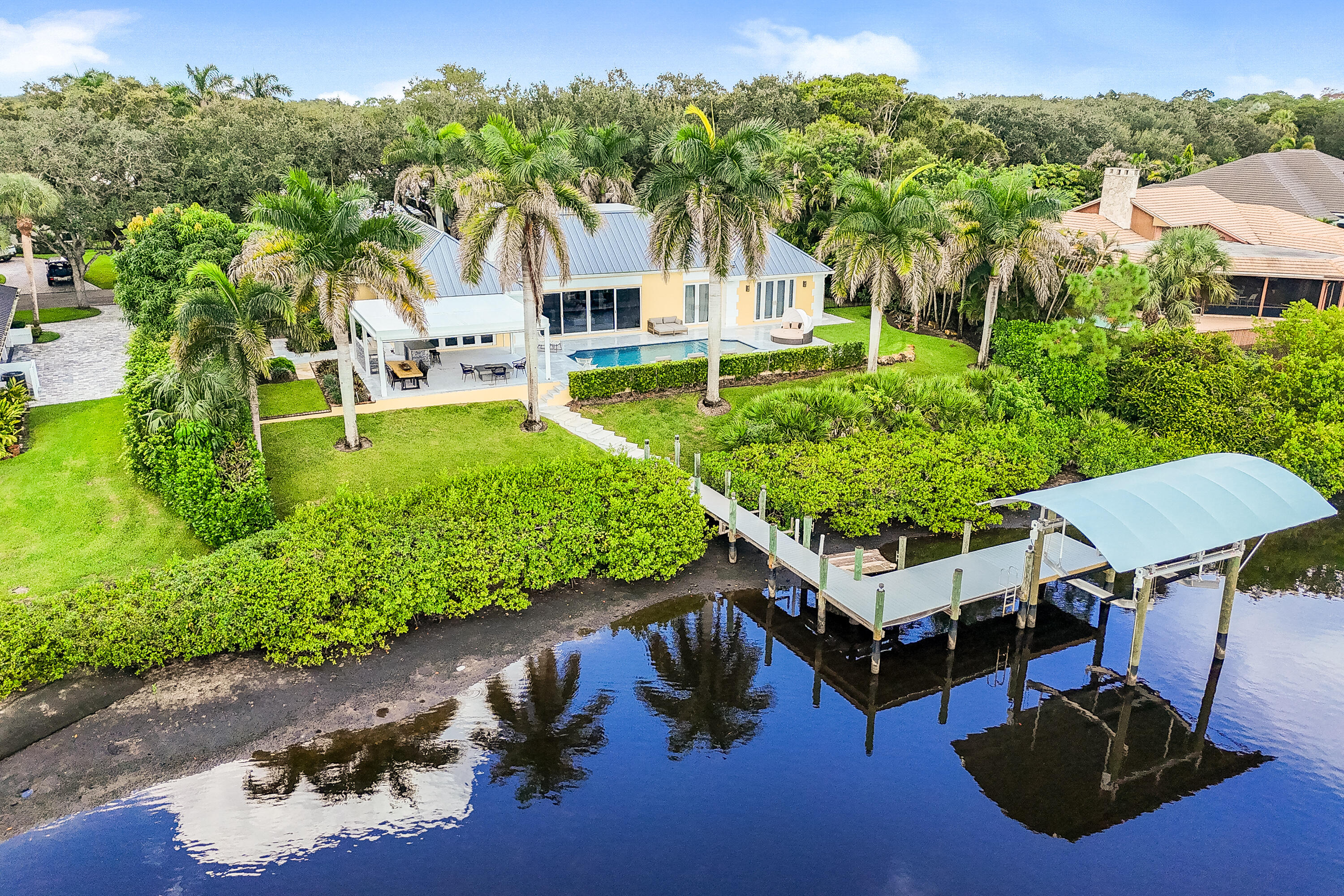 main property photo 10