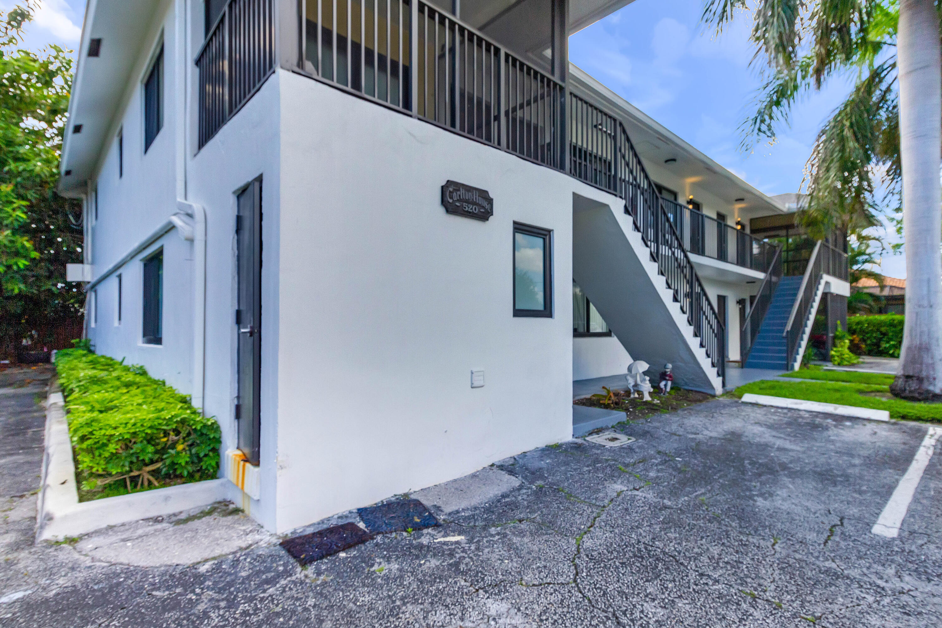 property viewer photo 1