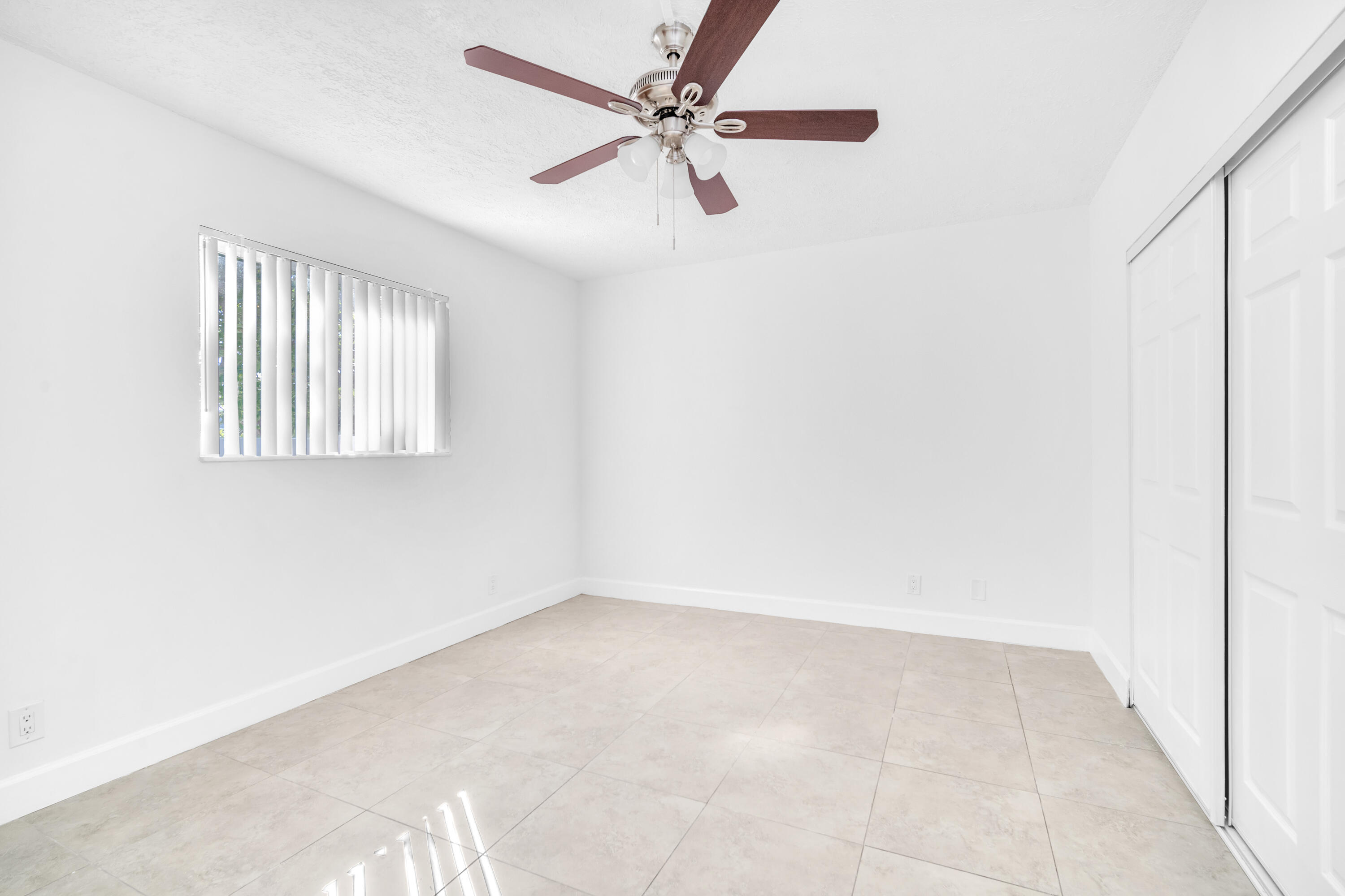 property viewer photo 11