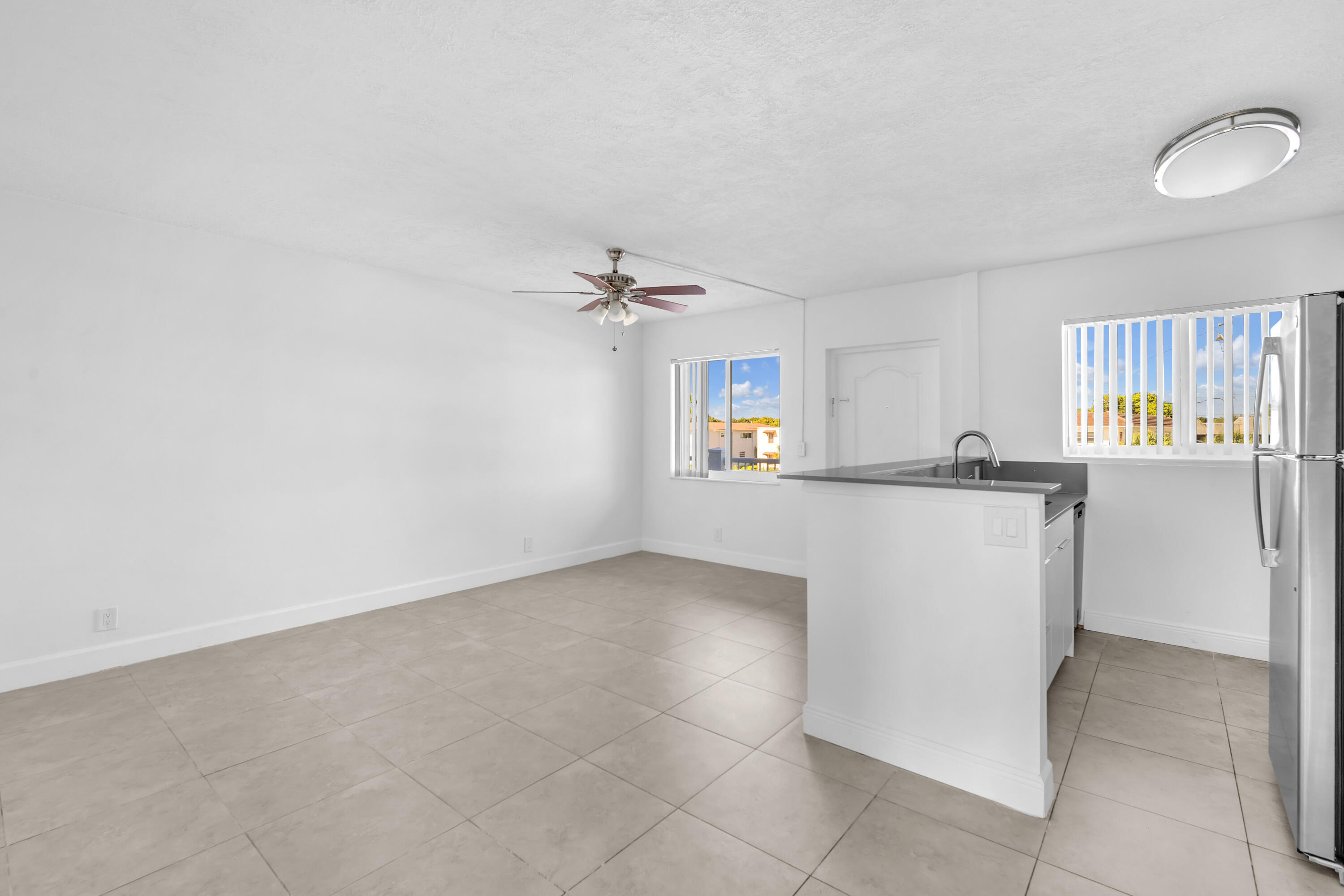 property viewer photo 5