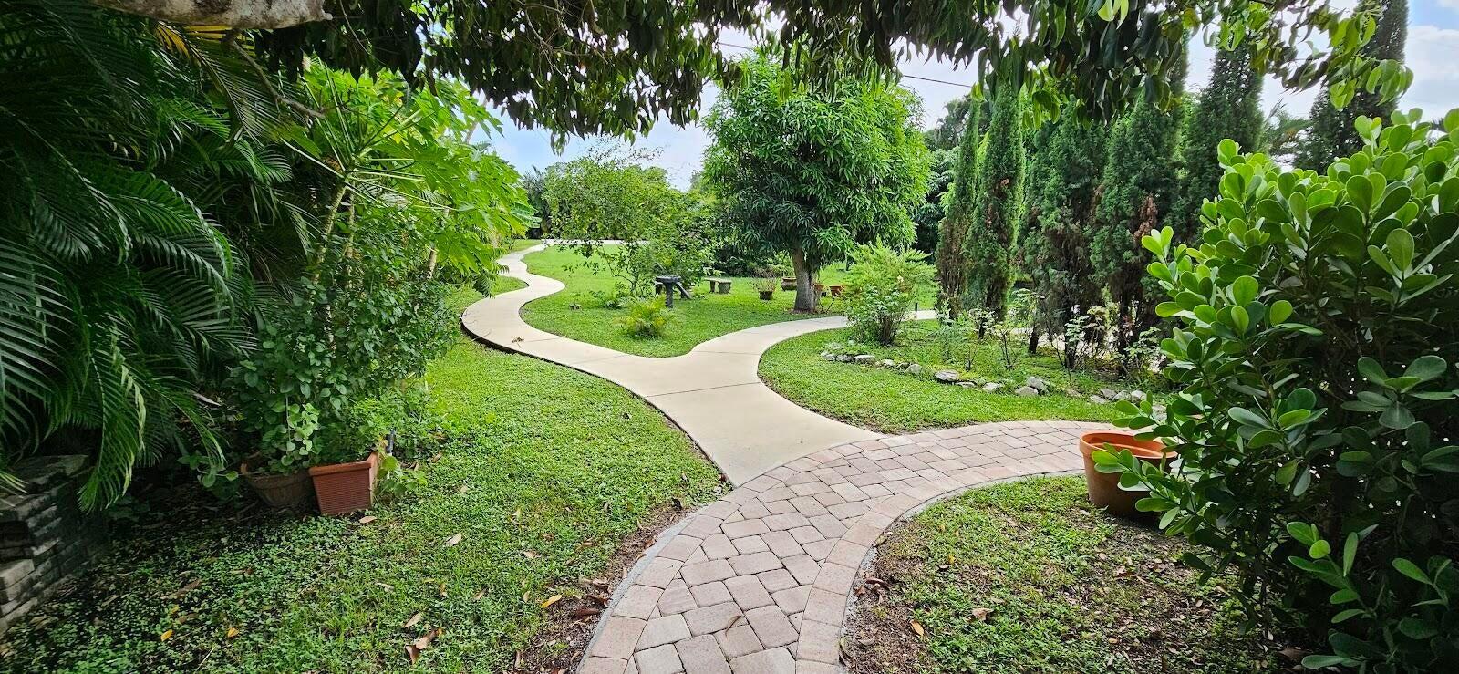 main property photo 14