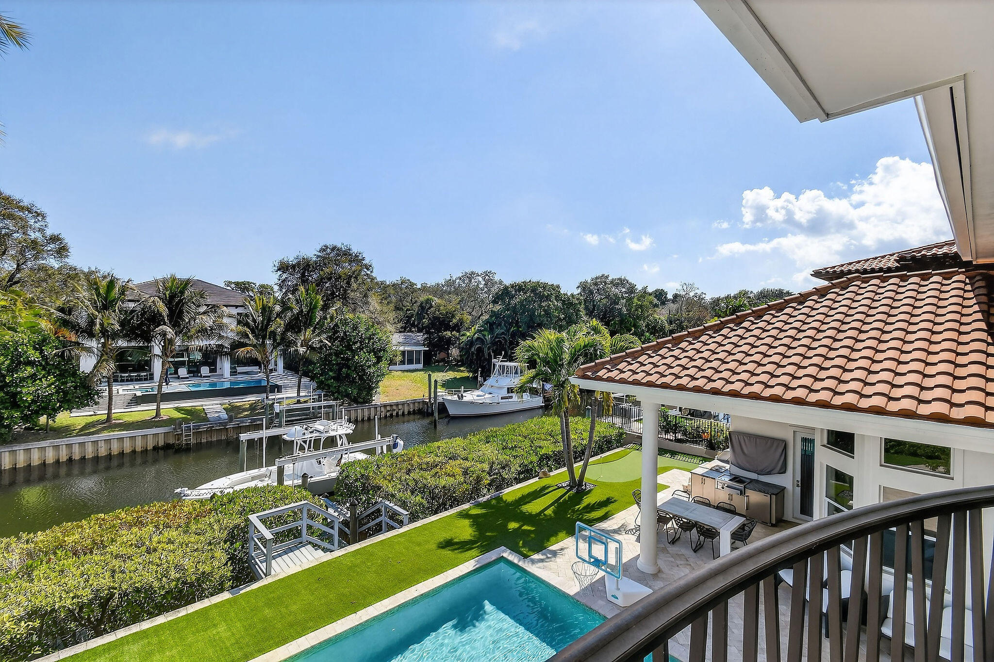 main property photo 50