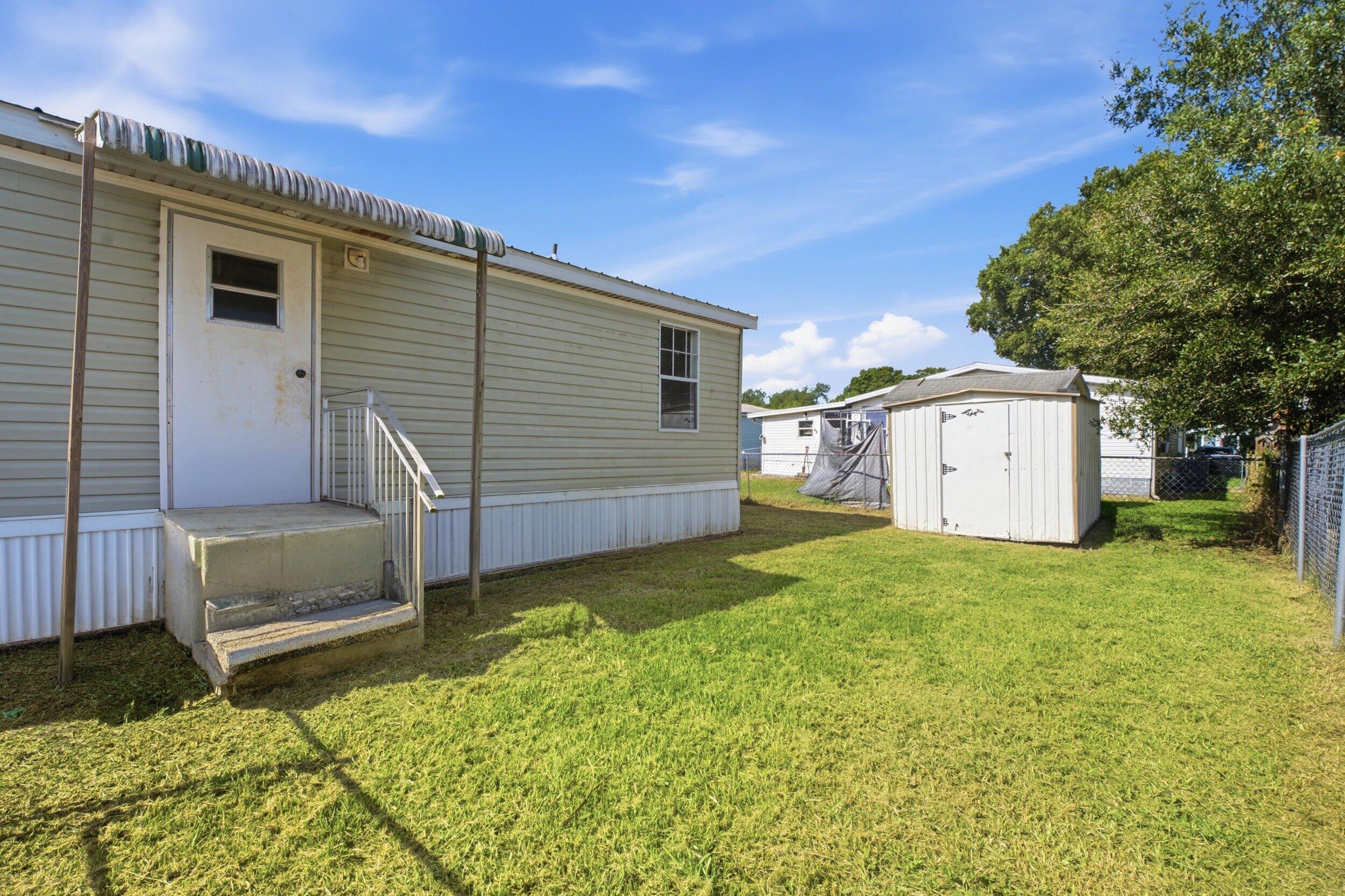 main property photo 28