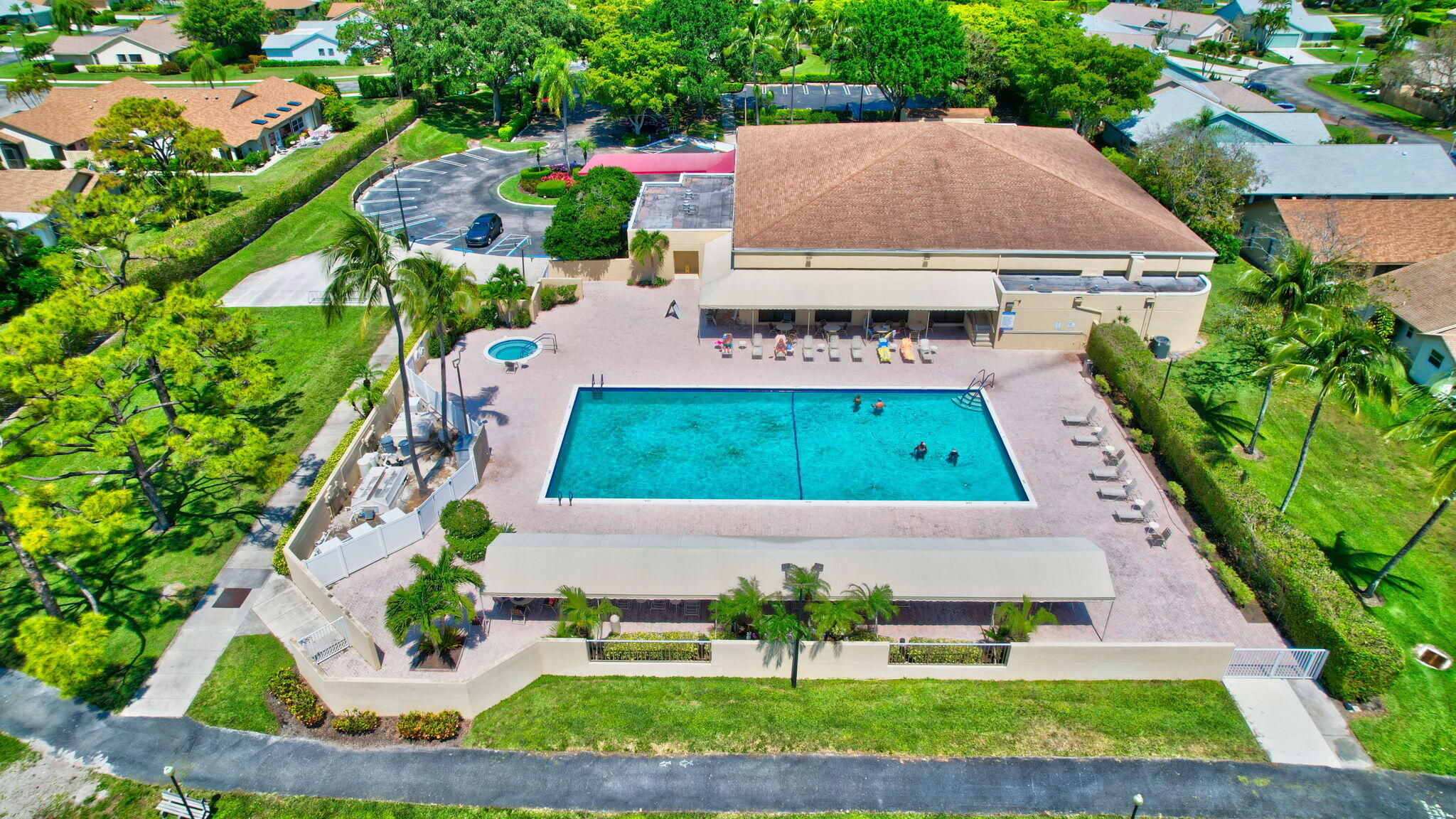main property photo 40