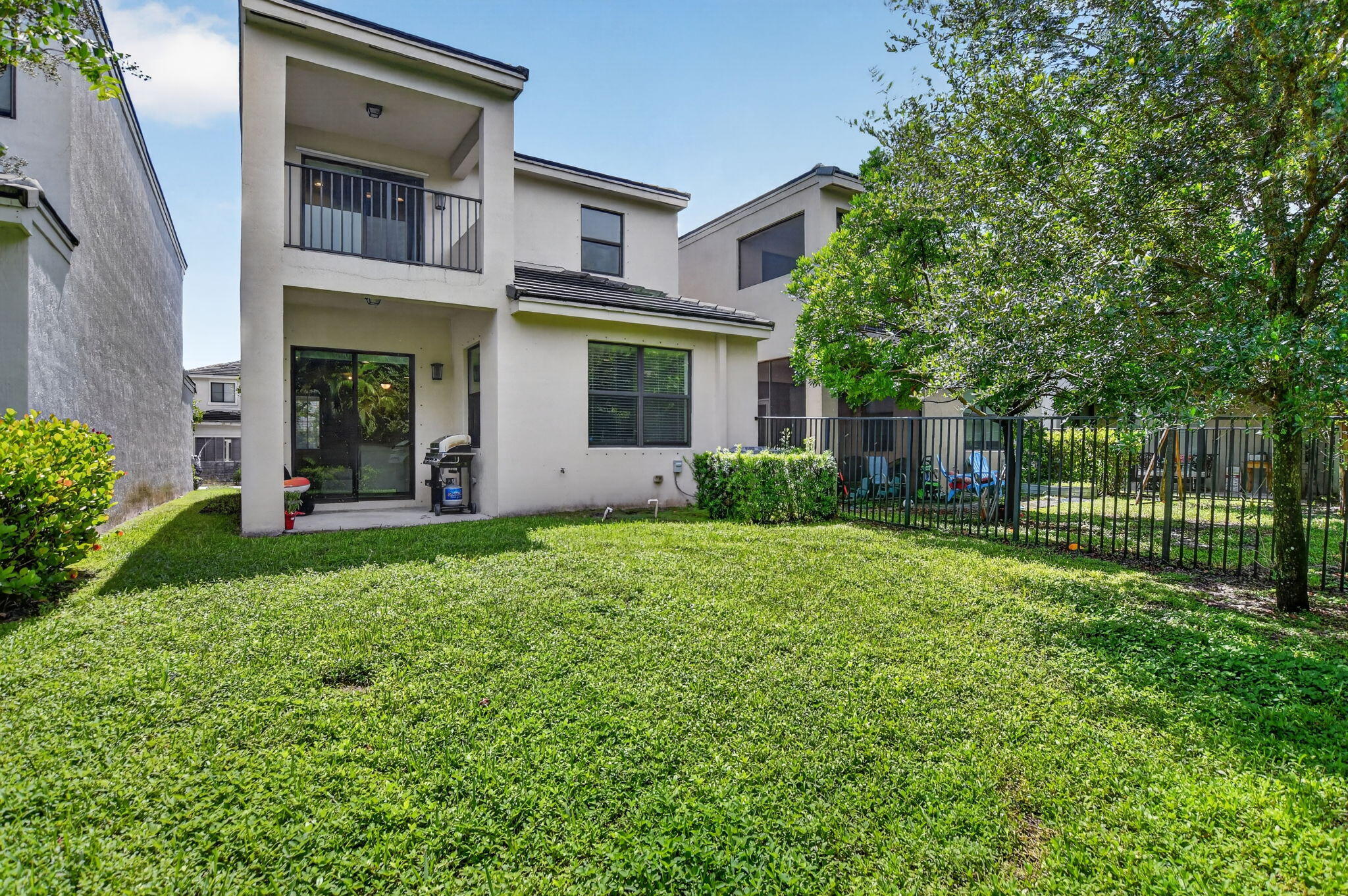 main property photo 27