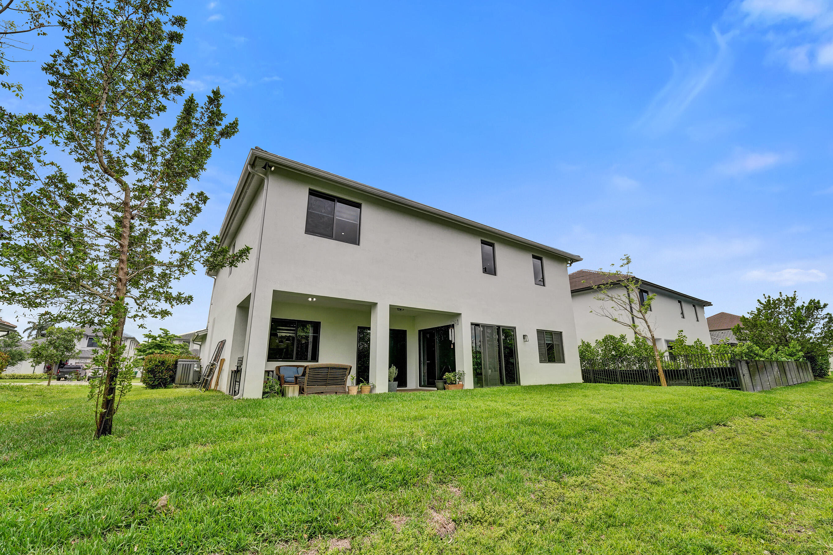 main property photo 94
