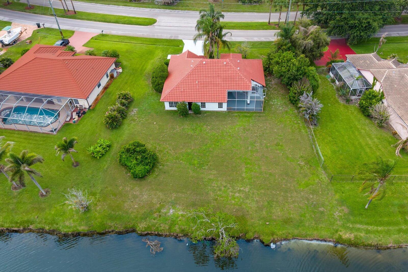 main property photo 40