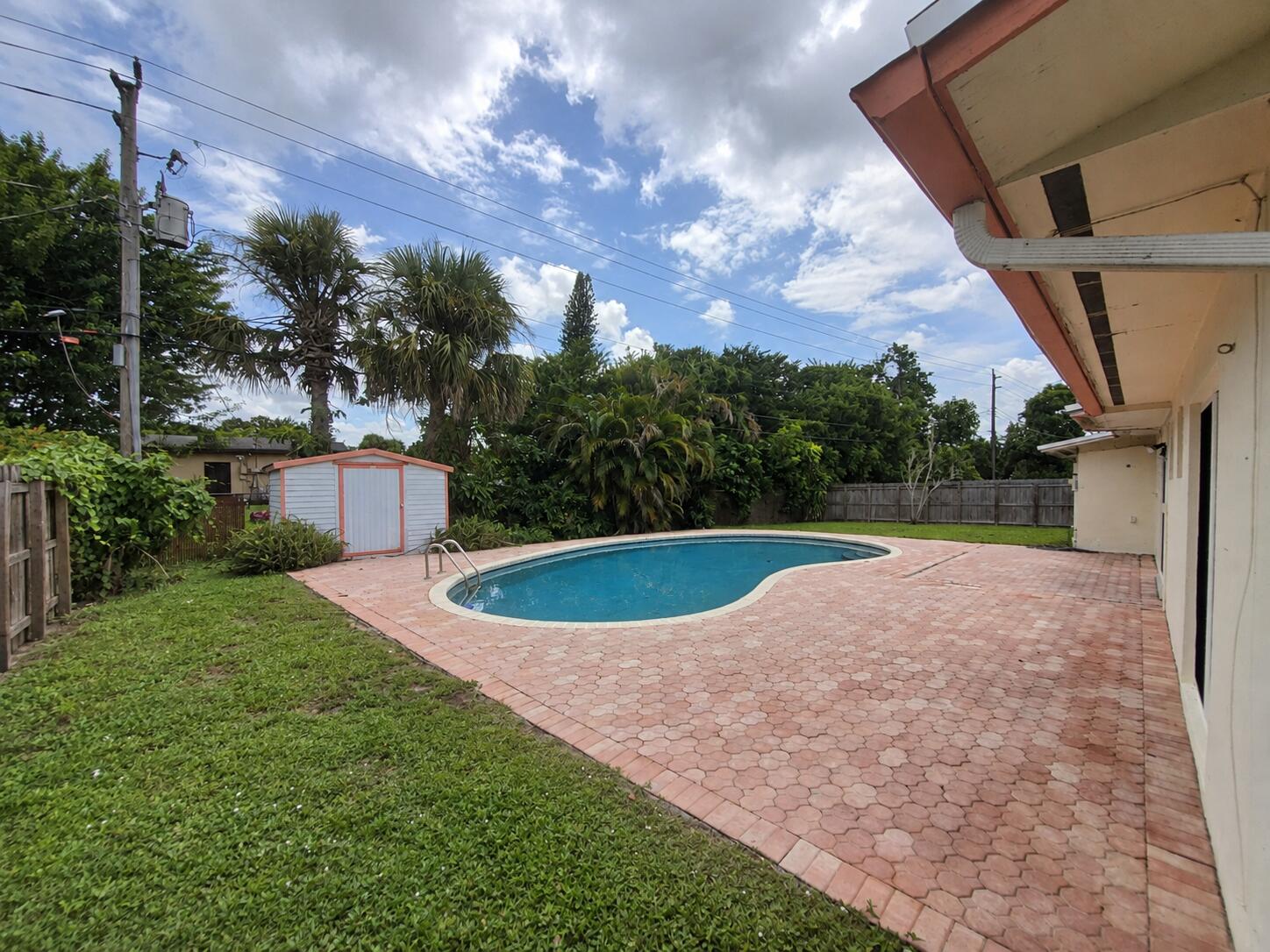 main property photo 14