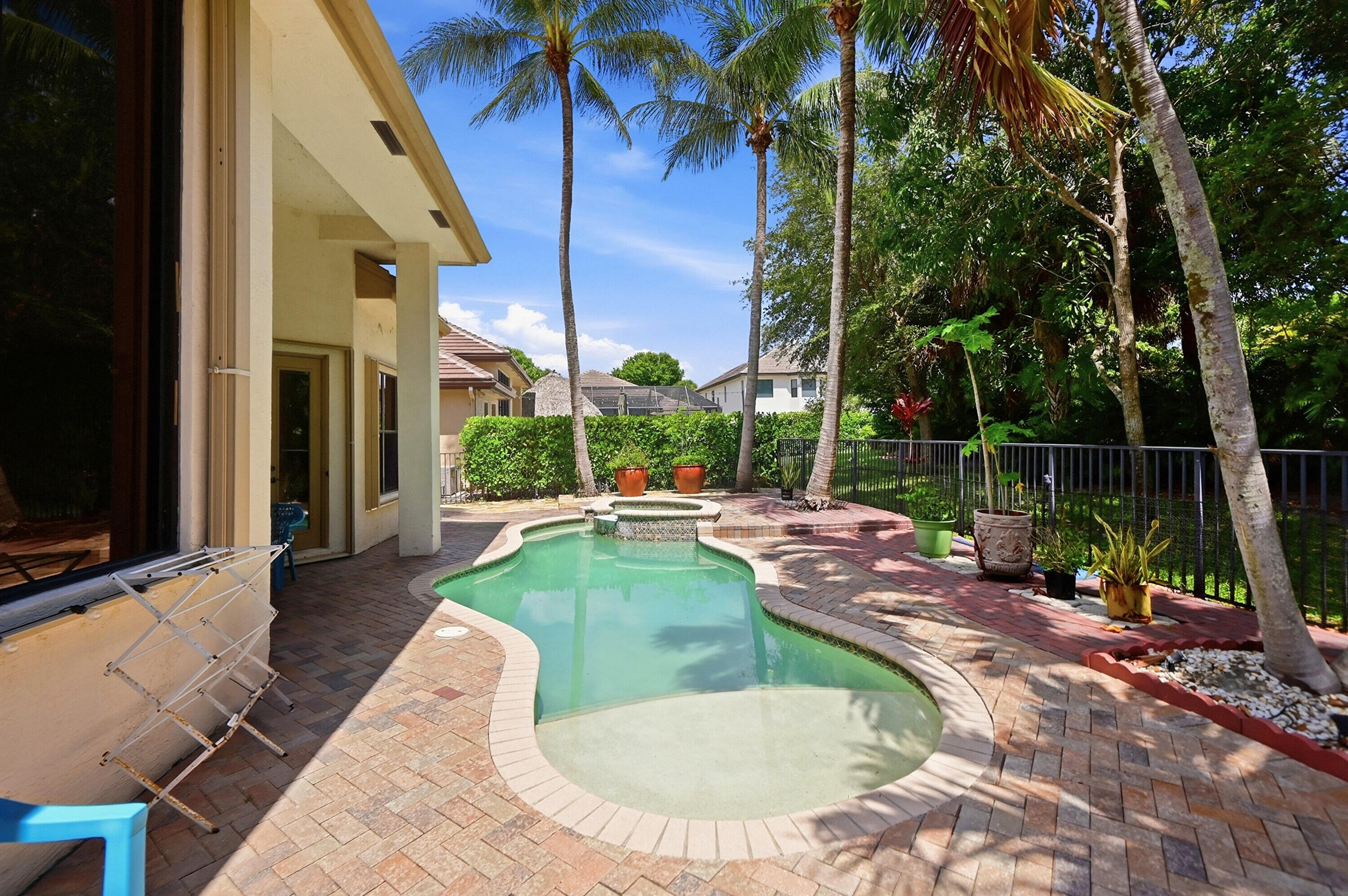 main property photo 20