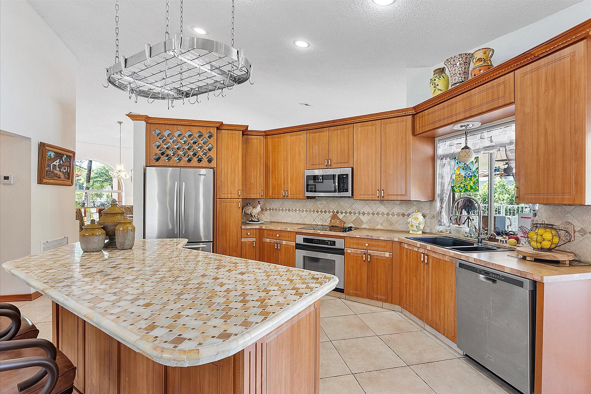 main property photo 14