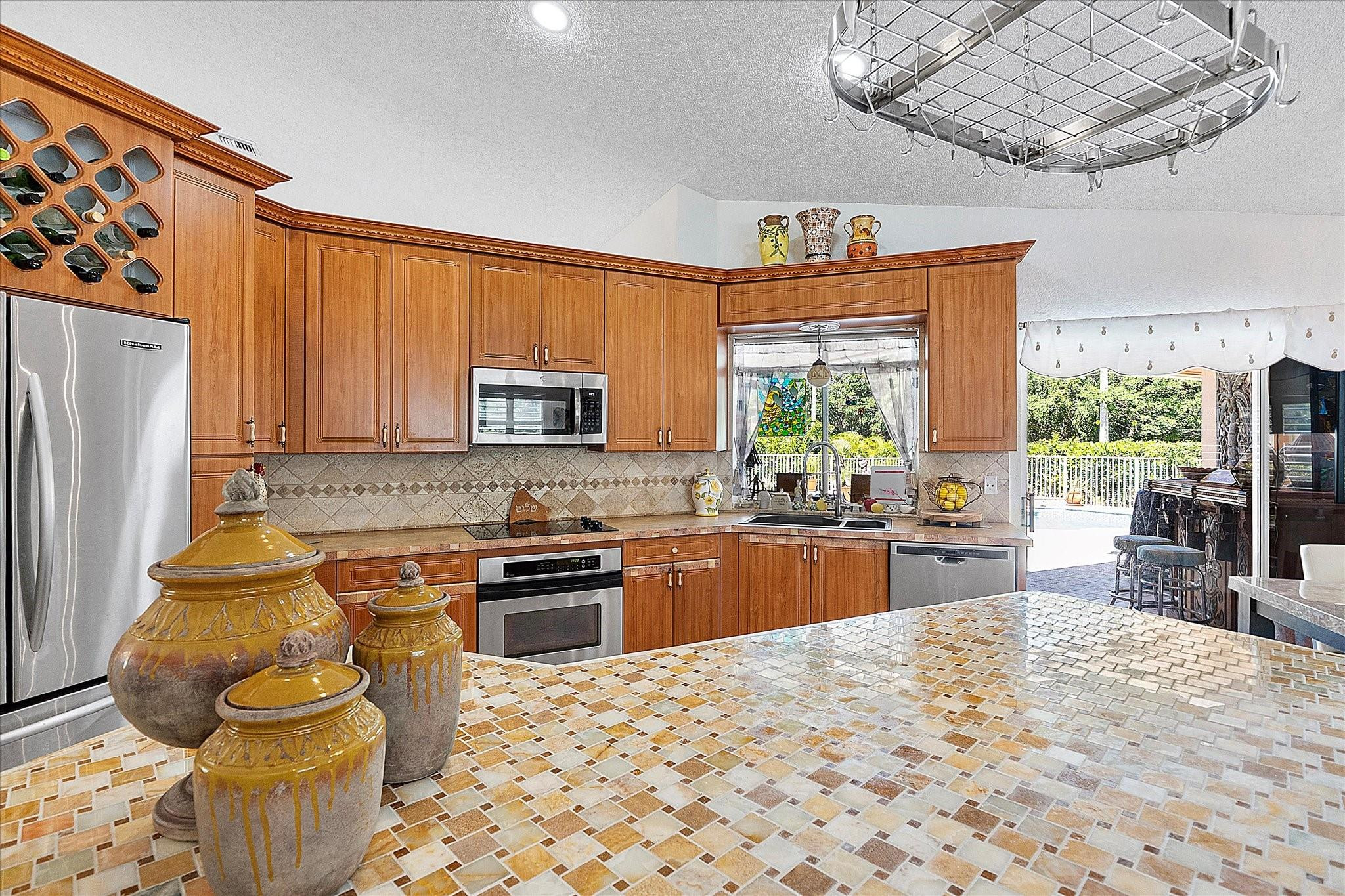 main property photo 17