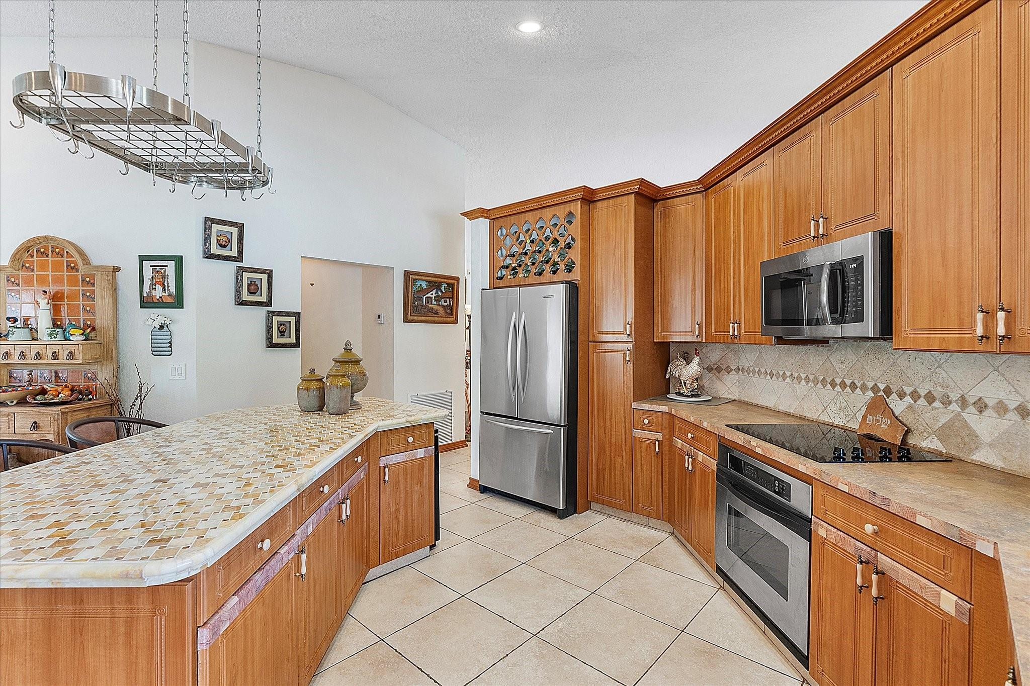 main property photo 19