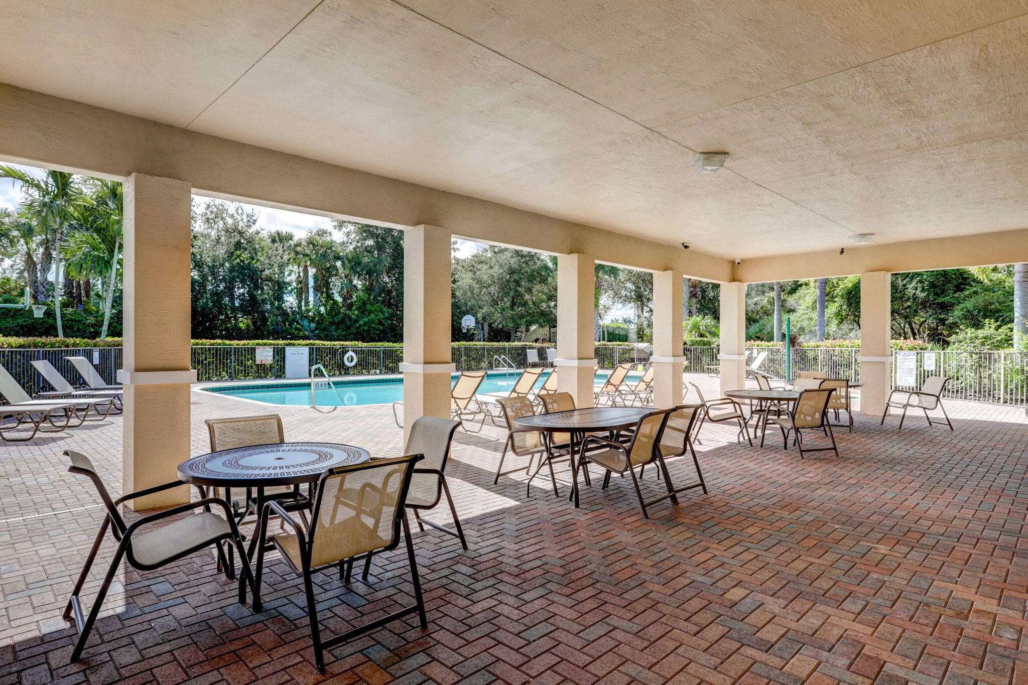 main property photo 50