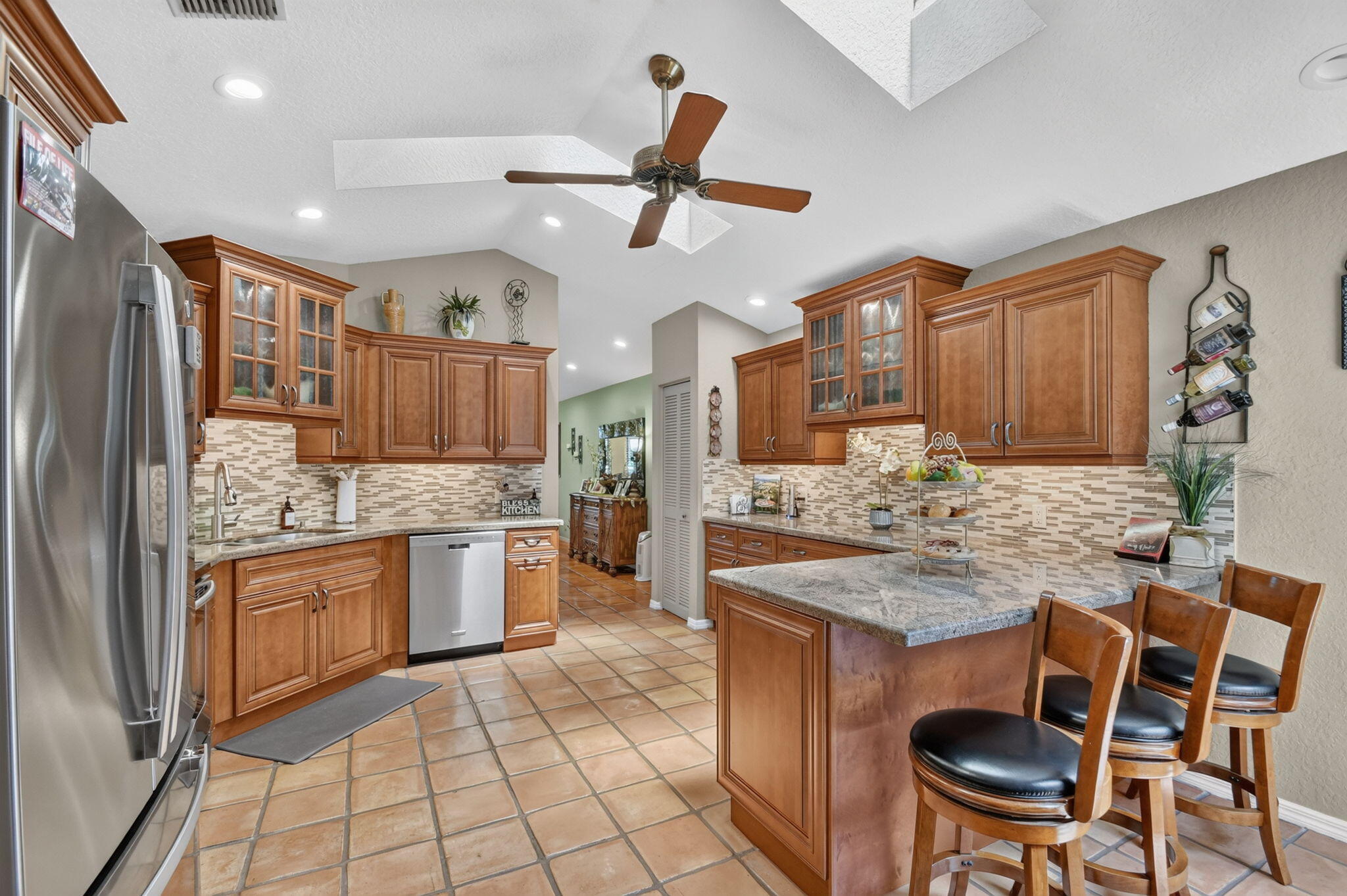 main property photo 4