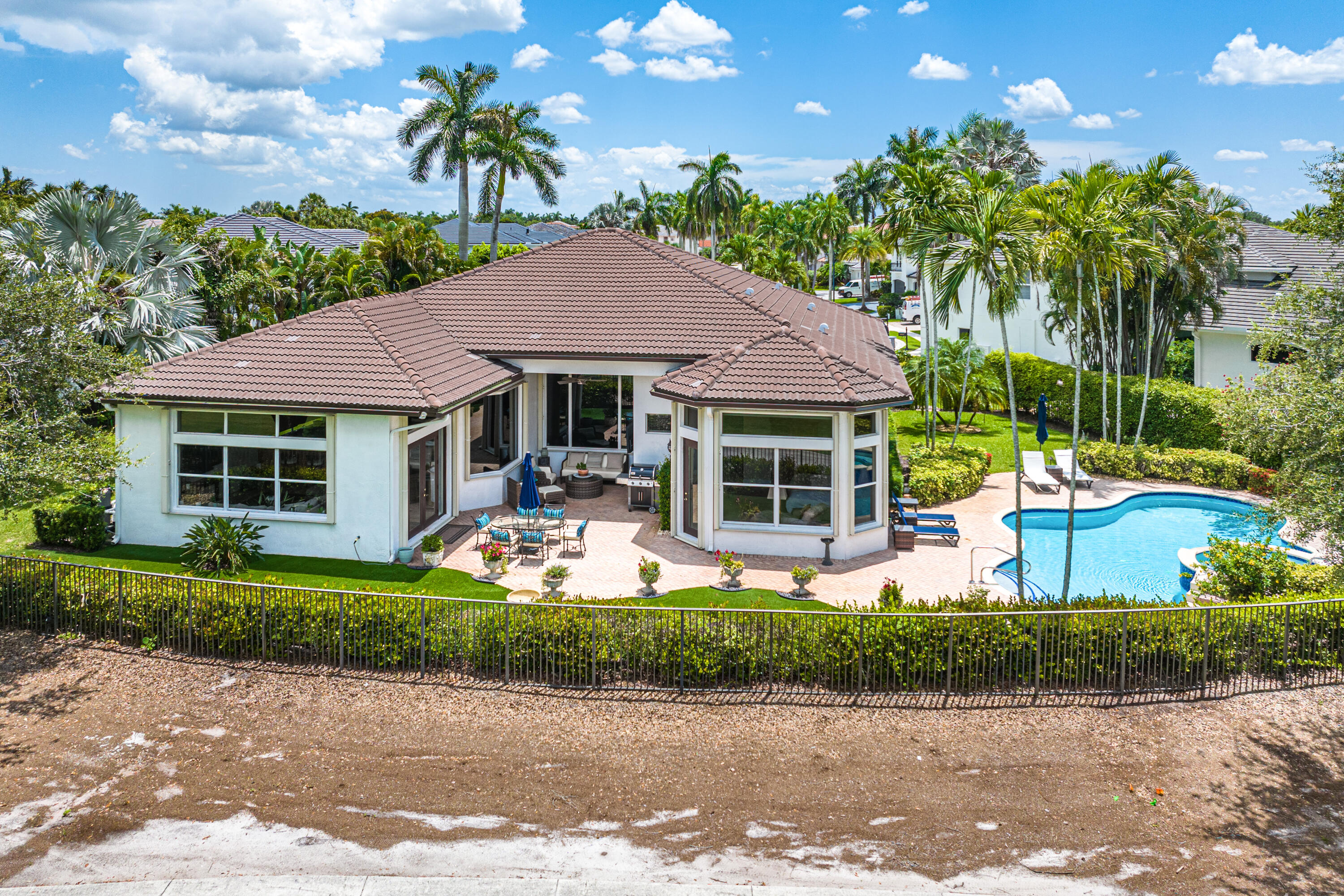 main property photo 45